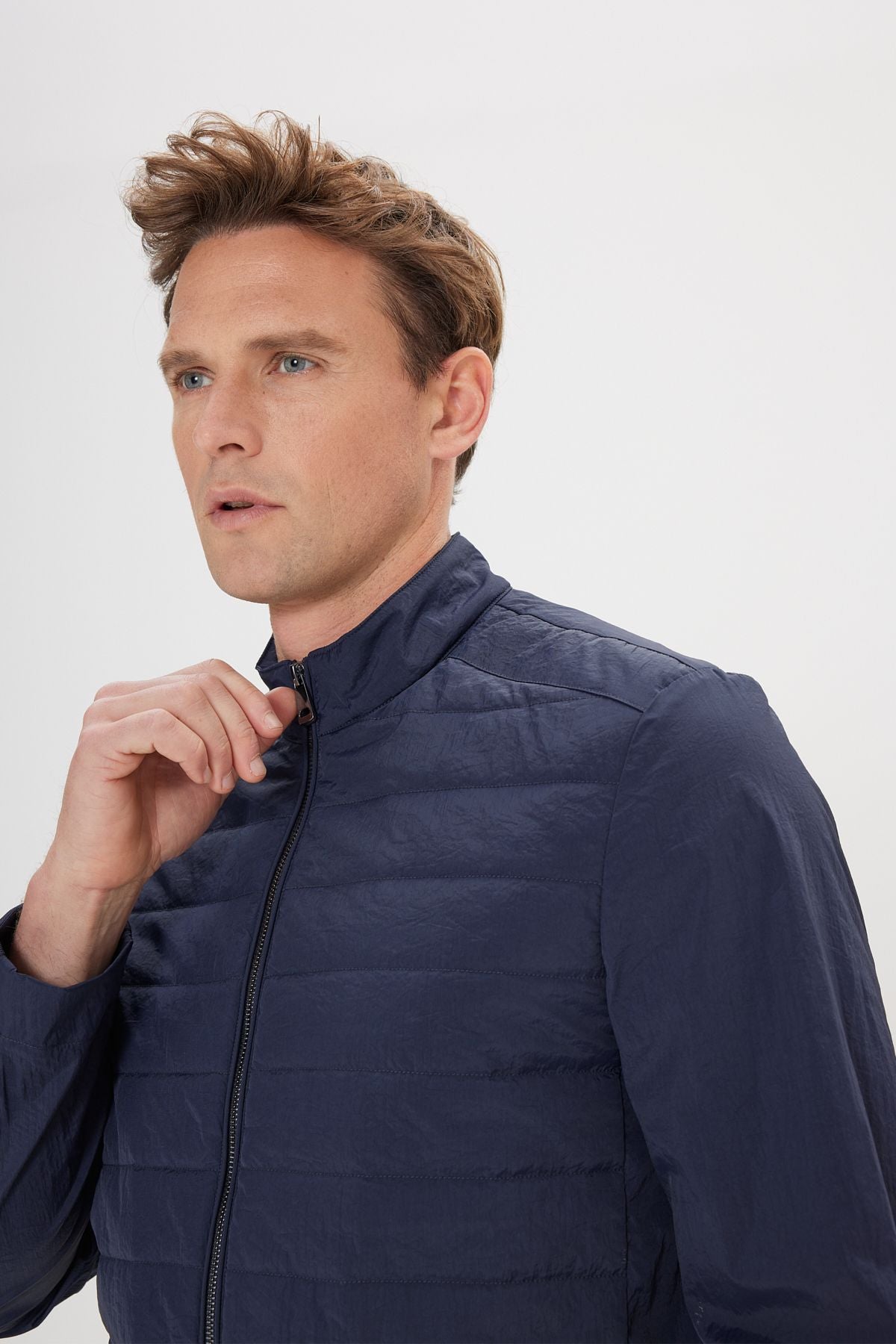 Men's navy blue windproof standard fit normal cut hidden hooded side pocket fine coat