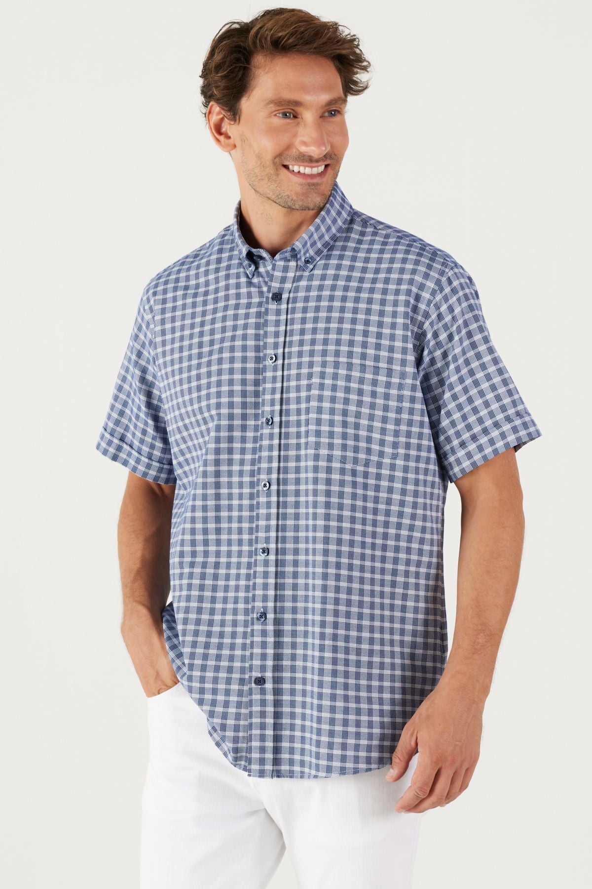 Men's navy blue-white comfort fit comfortable cut buttoned collar checkered short sleeve shirt