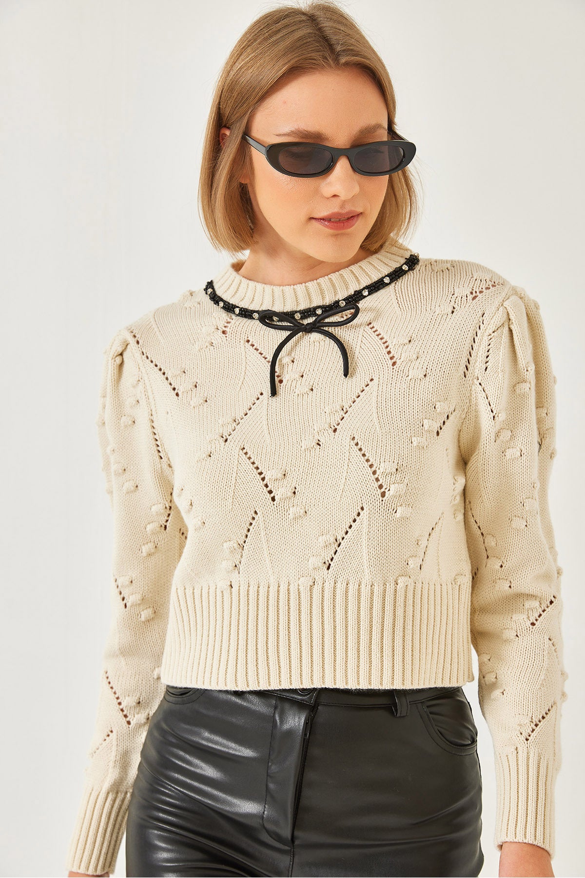 Women's Beaded Collar and Bow Knitwear Sweater 20246308