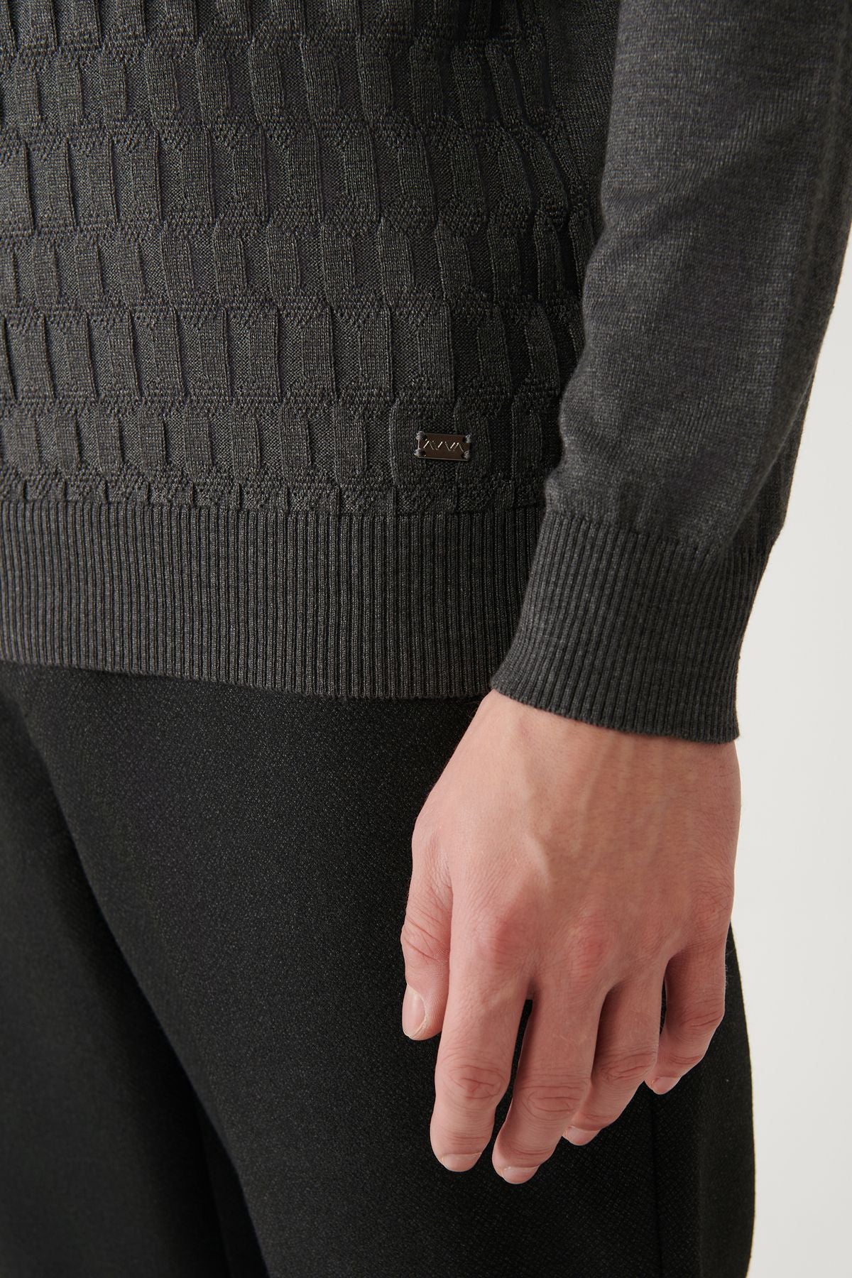 Men's dark gray half fisherman collar cotton knitwear sweater E005106