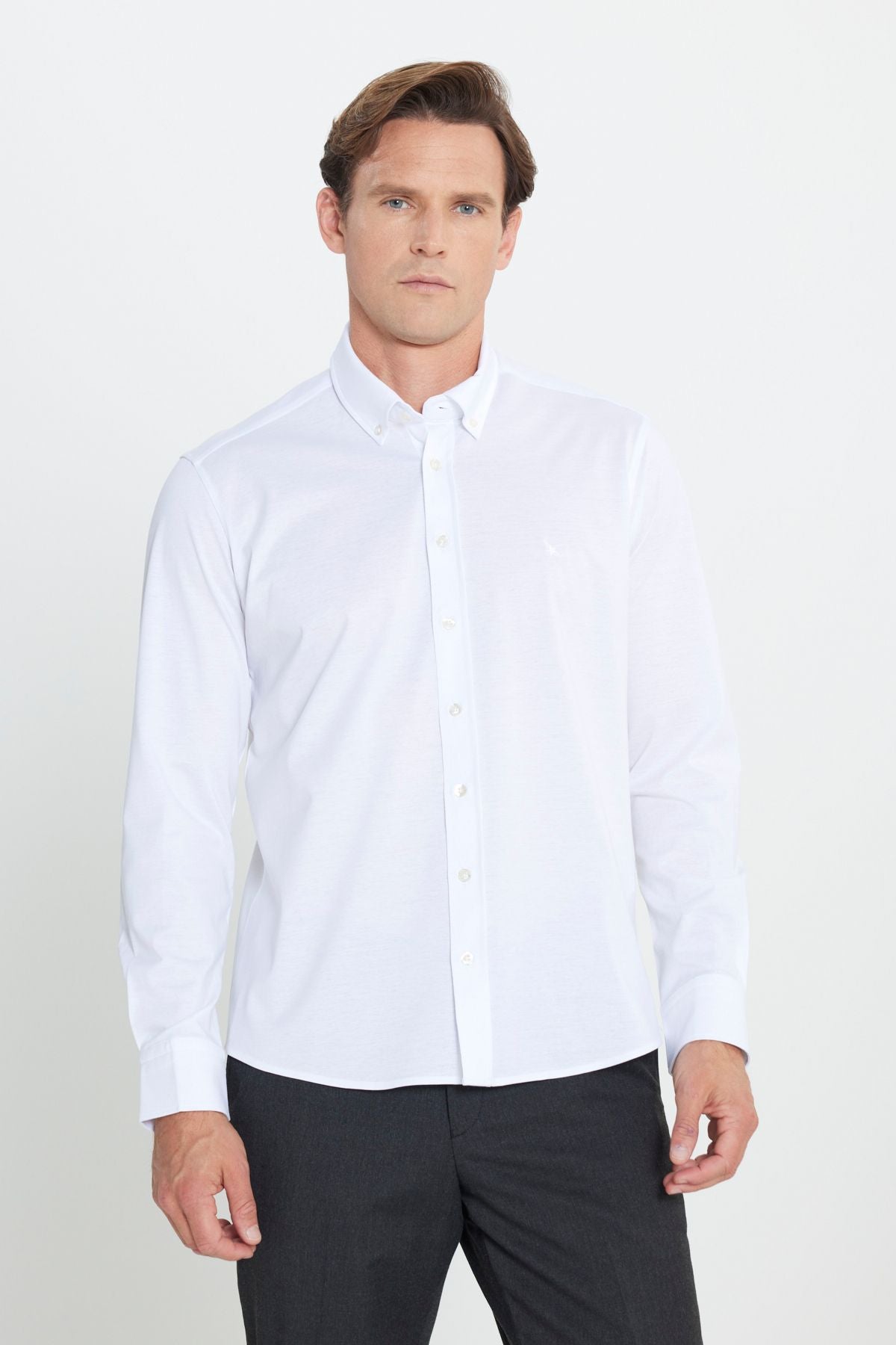 Men's white 100 %cotton slim fit narrow cut buttoned buttoned knitting shirt