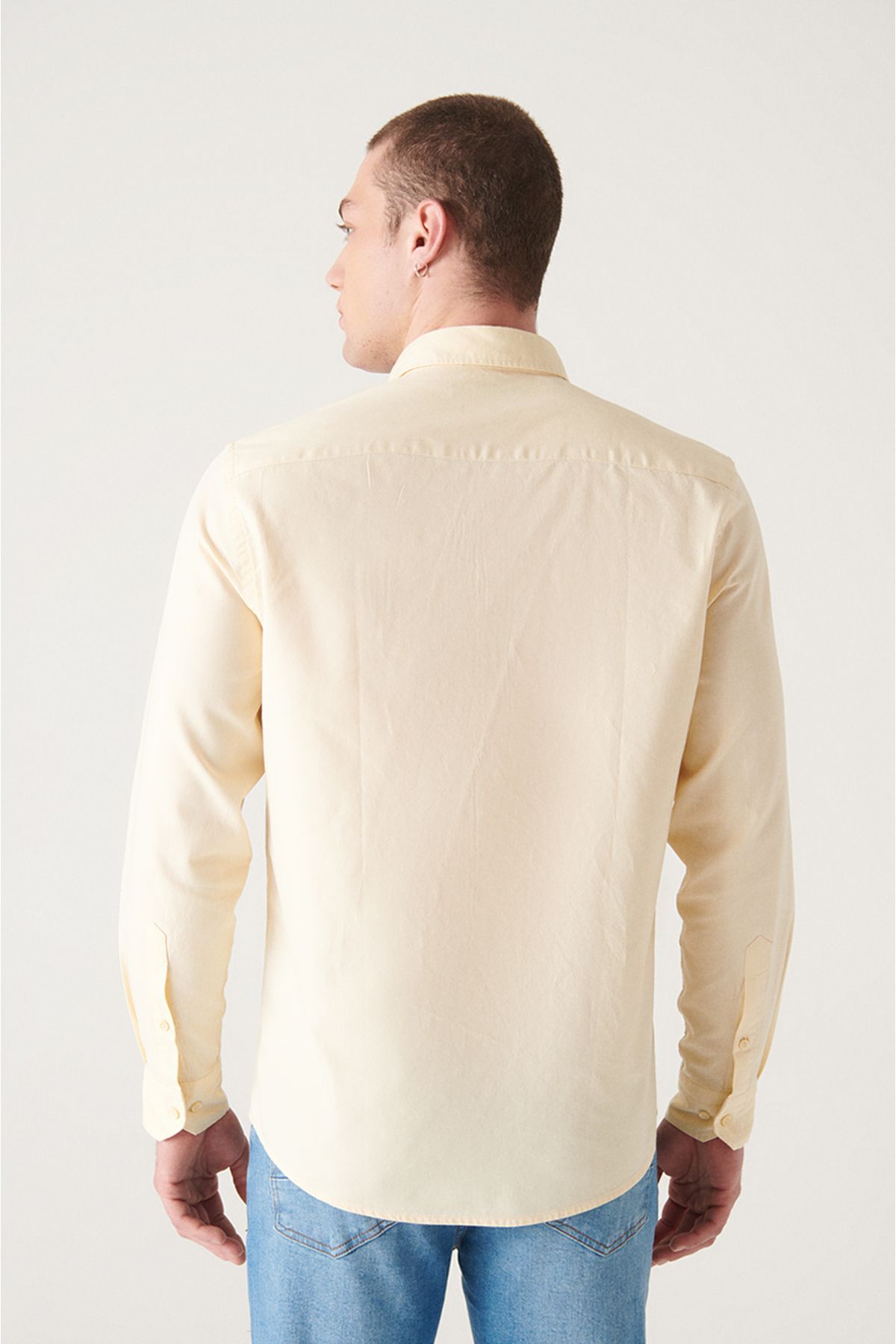 Men's light yellow oxford 100 %cotton button with collar shirt B002003