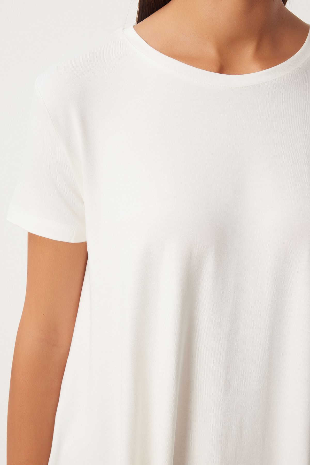 Woman White Asymmetric Viscose Knitting T-Shirt EN00599