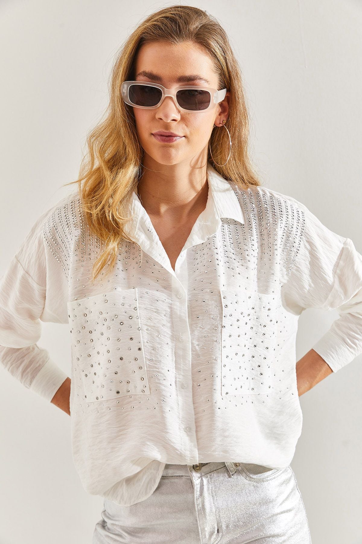 Female Stone Embroidered Double Pocket Linen Ayrobin Shirt 60171043