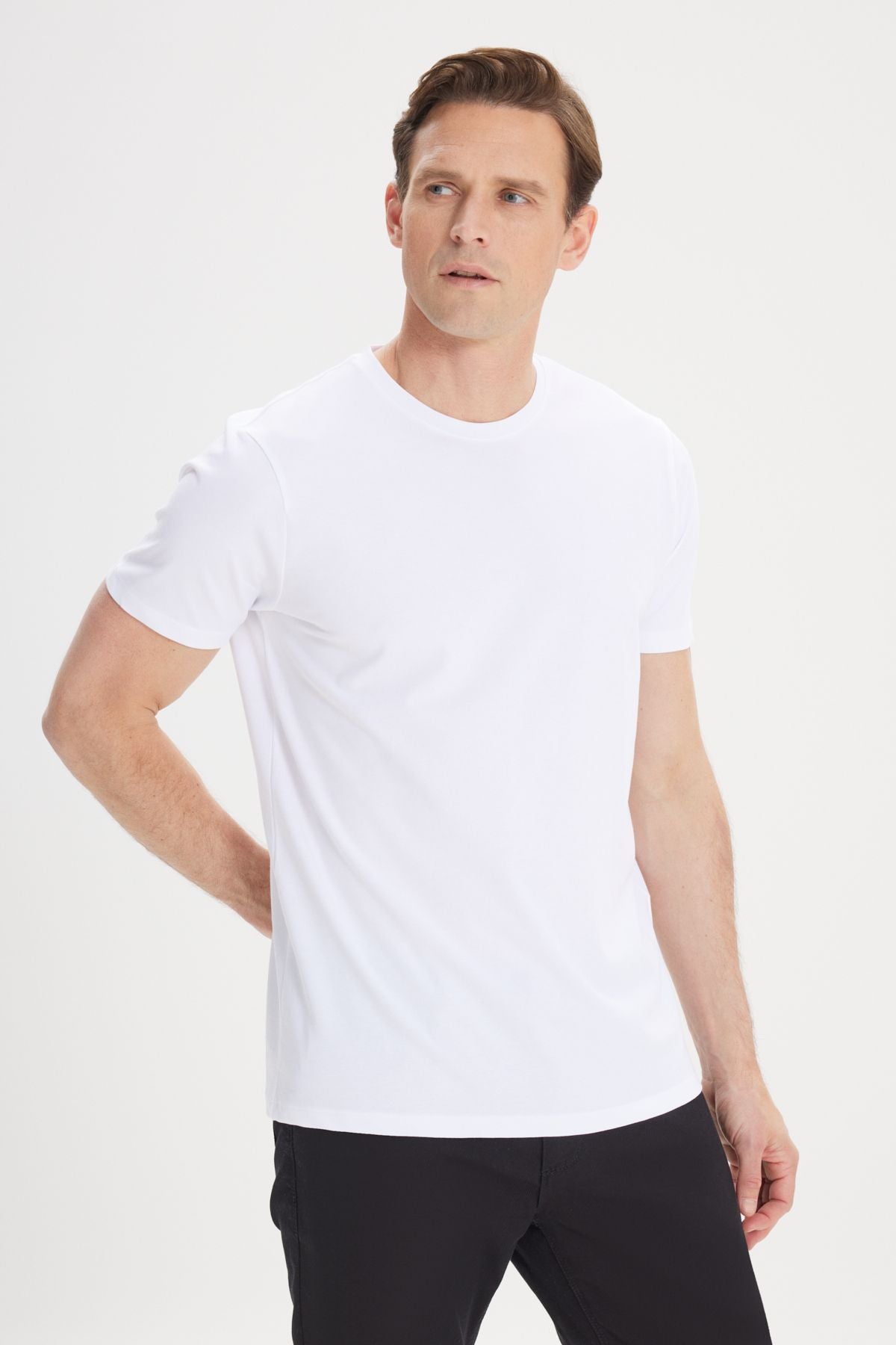 Men's white slim fit narrow cut cotton bike collar t -shirt