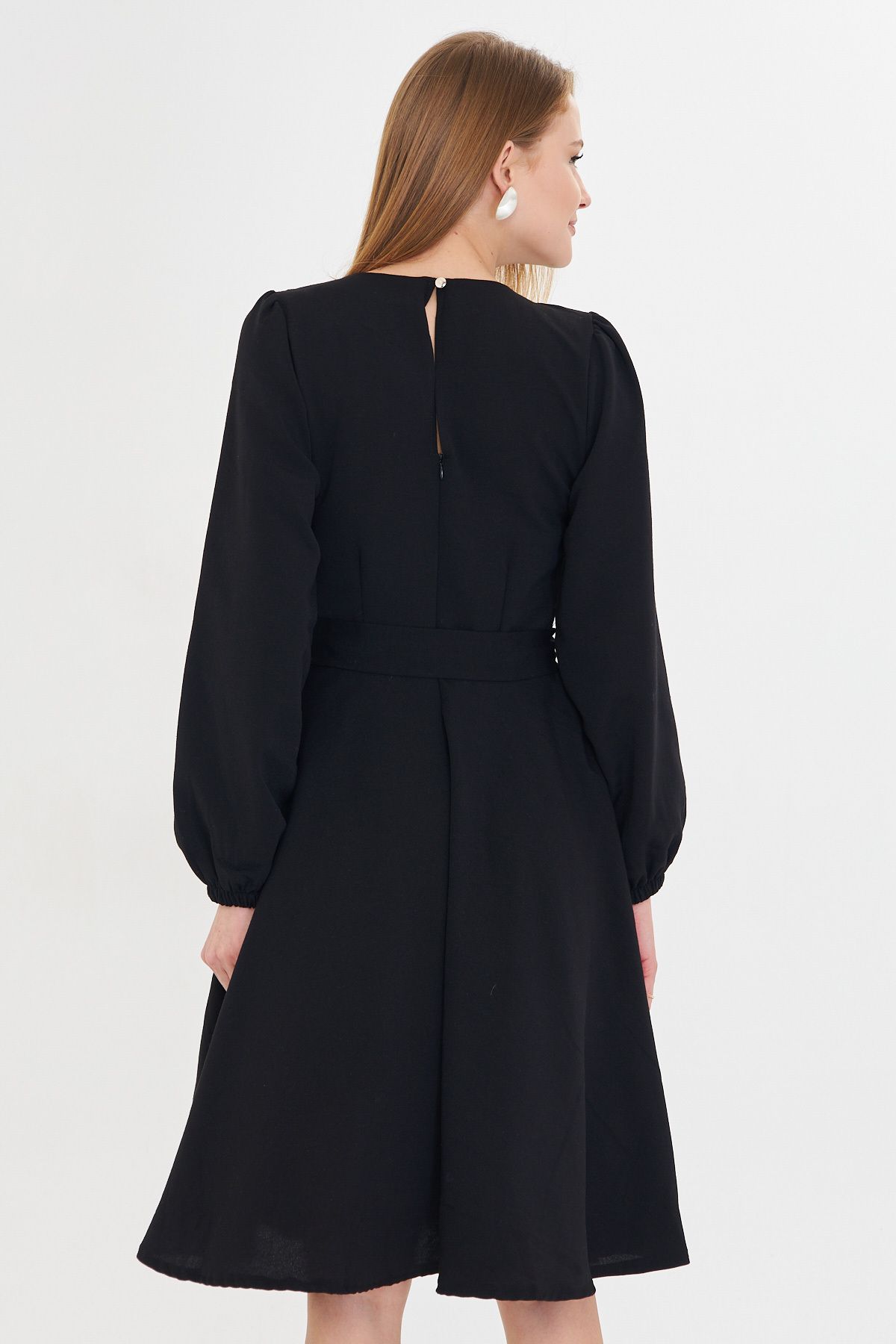 Female black zero collar behind the zipper with zipper long-arm midi size dress ARM-25Y001008