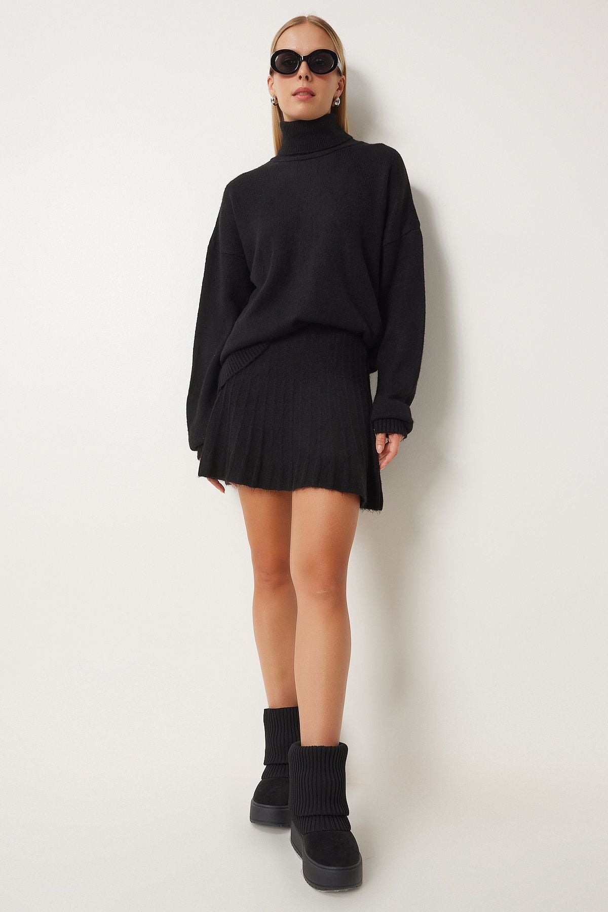 Female Black Fisherman Neck Knitwear Skin Skirt Set DD01343