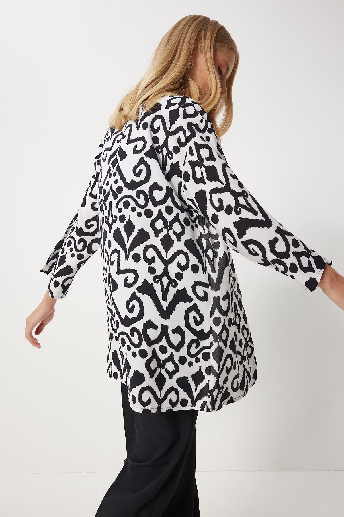 Female Black and White Patterned Viscose Kimono EN00615