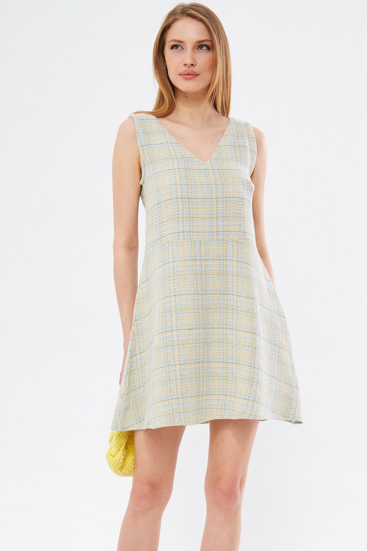 Woman Light Yellow Tüvit Front Rear V-Neck Sleeveless Clash Mini Dress ARM-24K001073