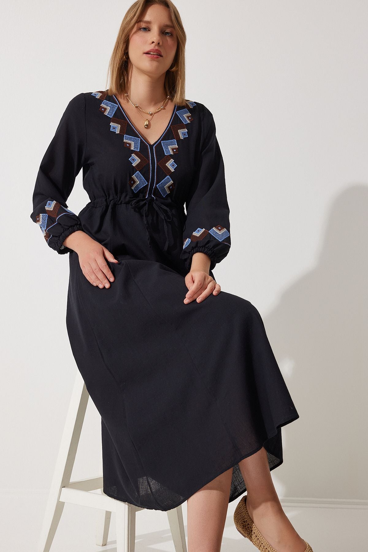 Female Black Embroidery Detailed Oversize Flax Dress RG00027