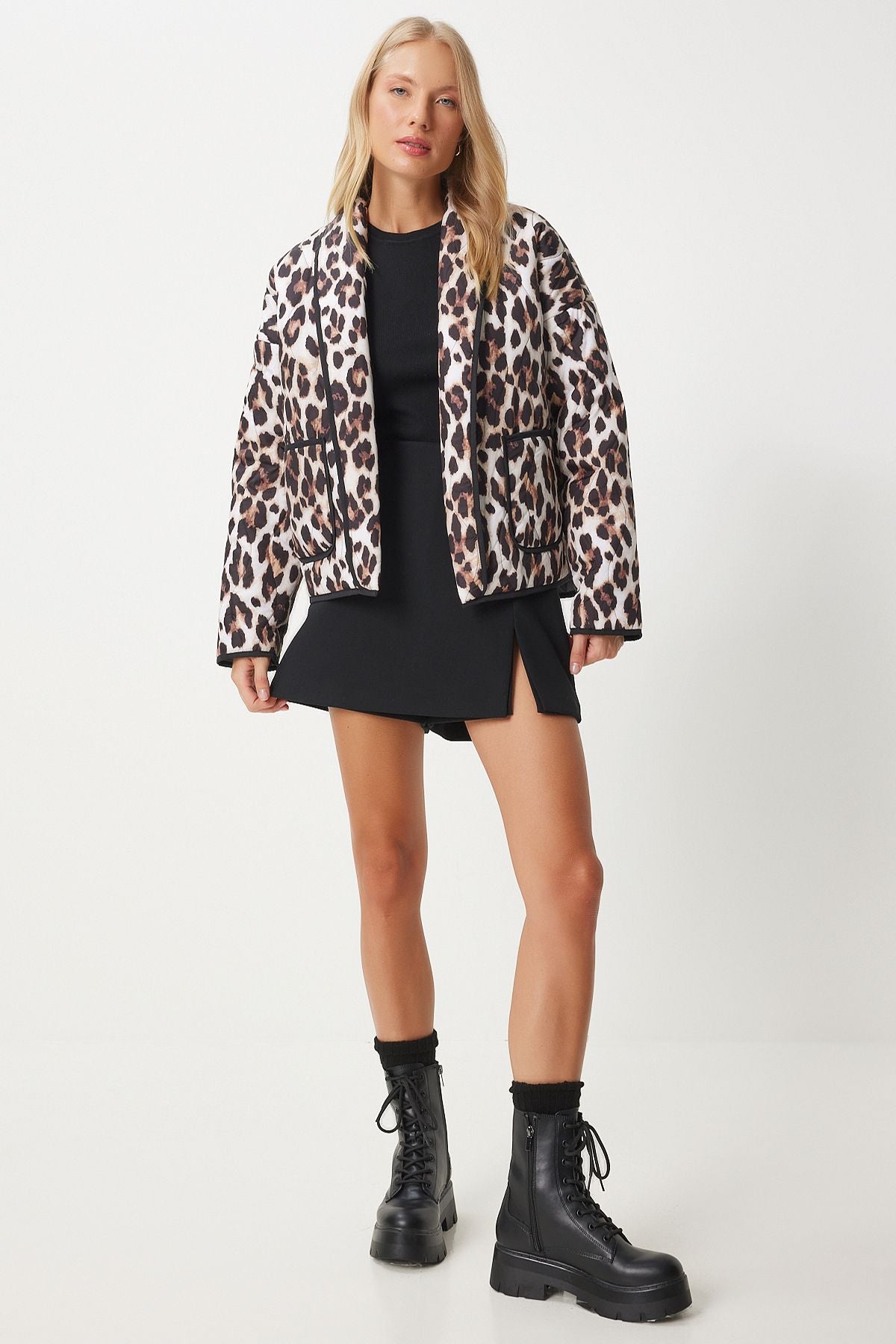 Female Beige Black Leopard Patterned Pocket Kapitone Mont NT00433