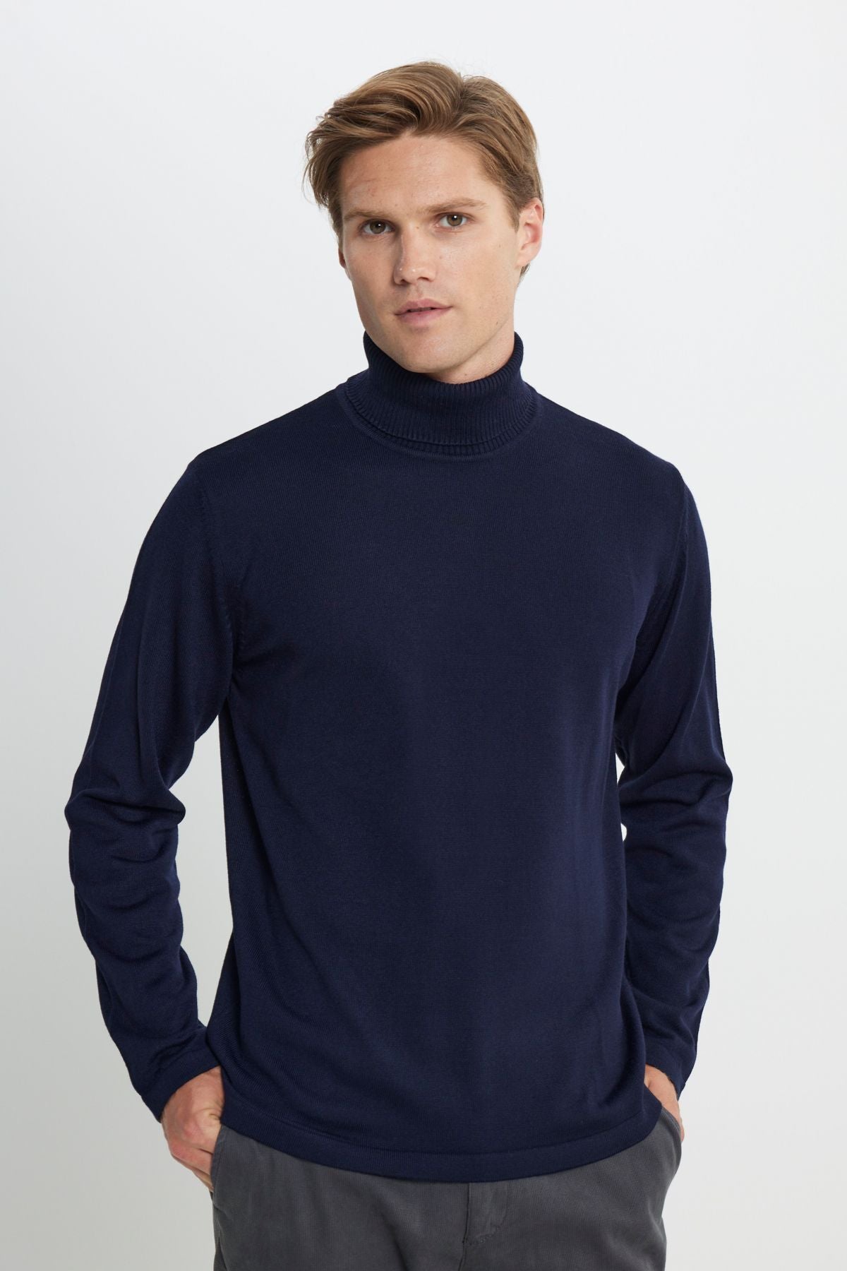 Men's navy blue standard fit normal cut full fisherman collar knitwear sweater