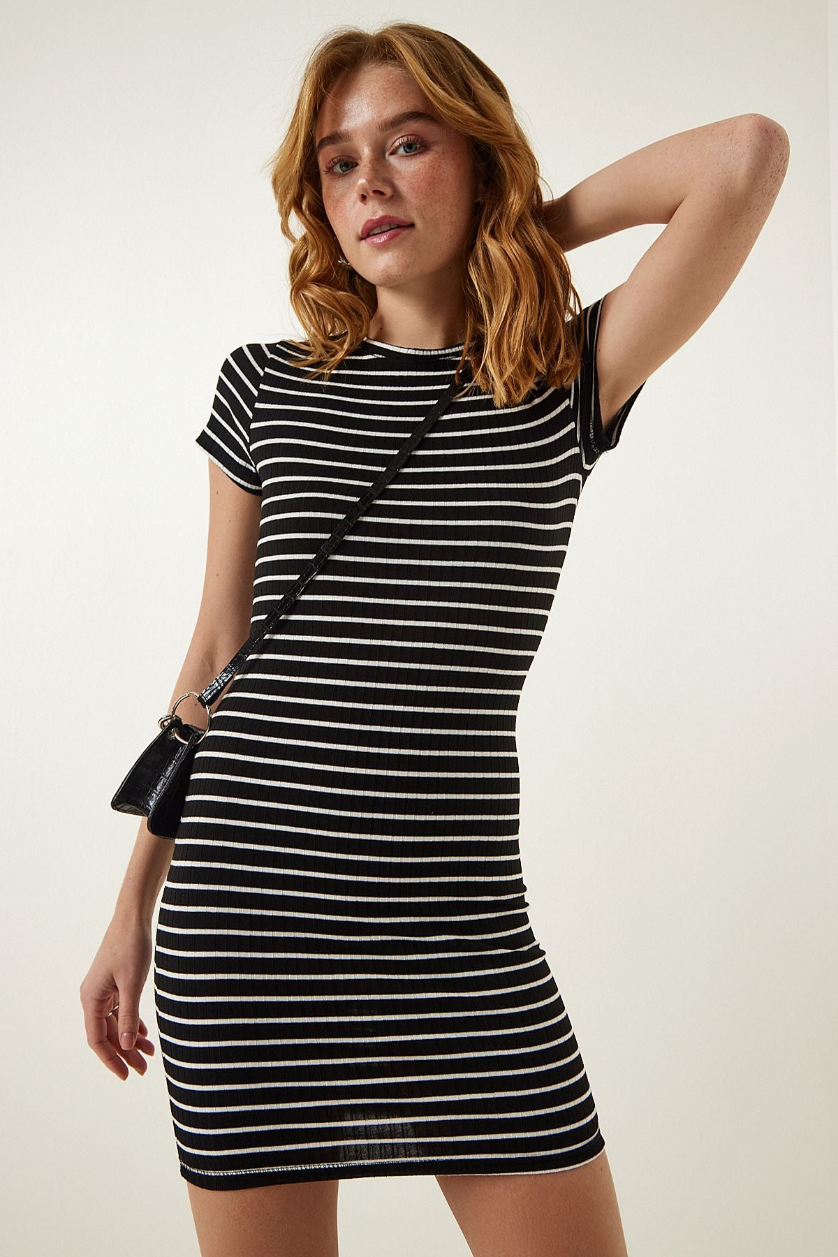 Woman Black striped knitted mini dress ub00227