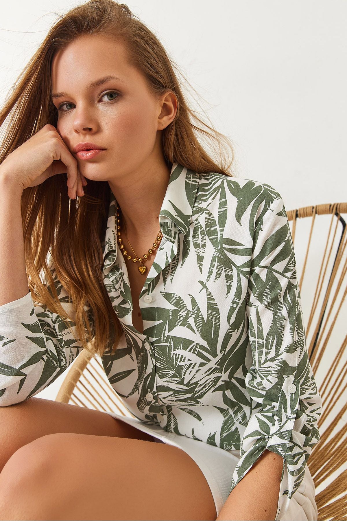 Women's Sleeve Folded Leaf Patterned Viscose Shirt 60261452