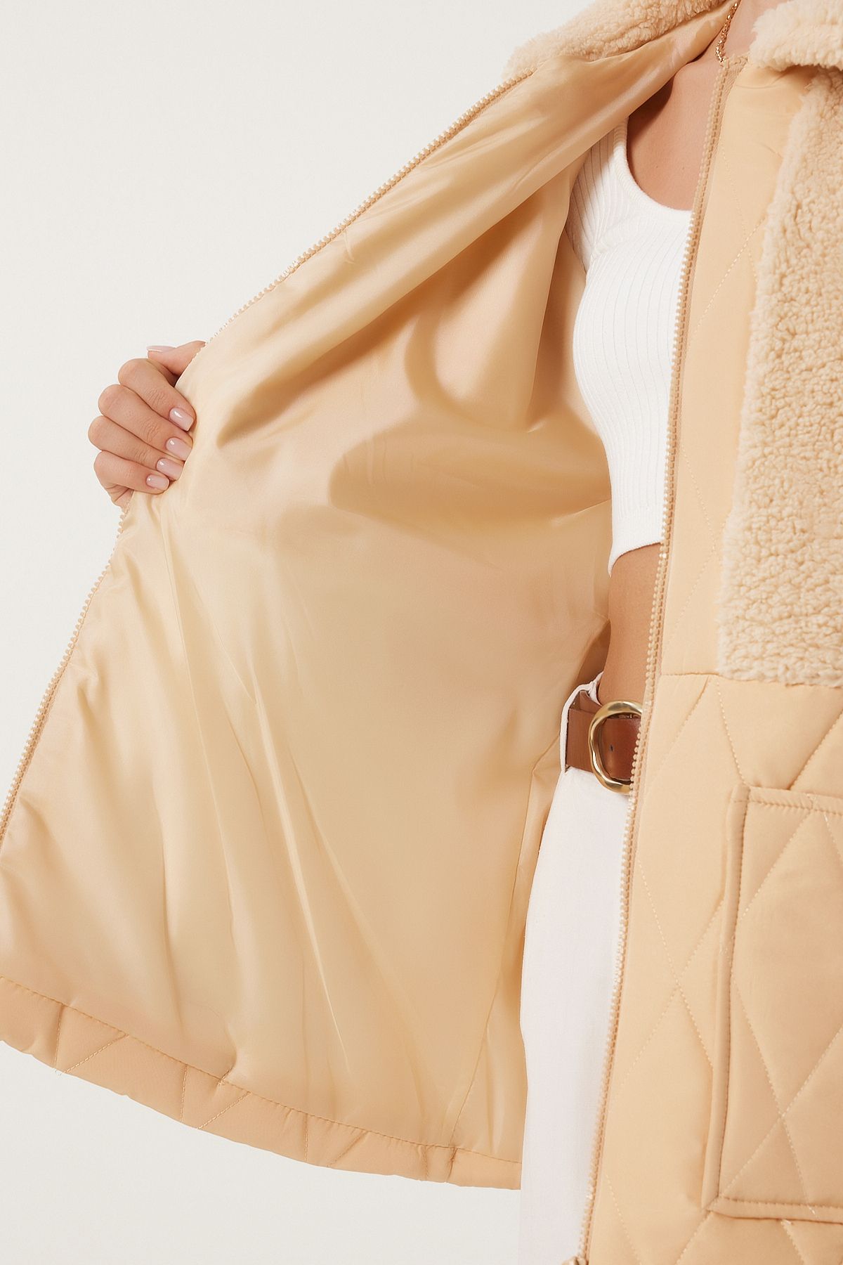 Woman Latte Plush Detailed Kapitone Coat DD01284