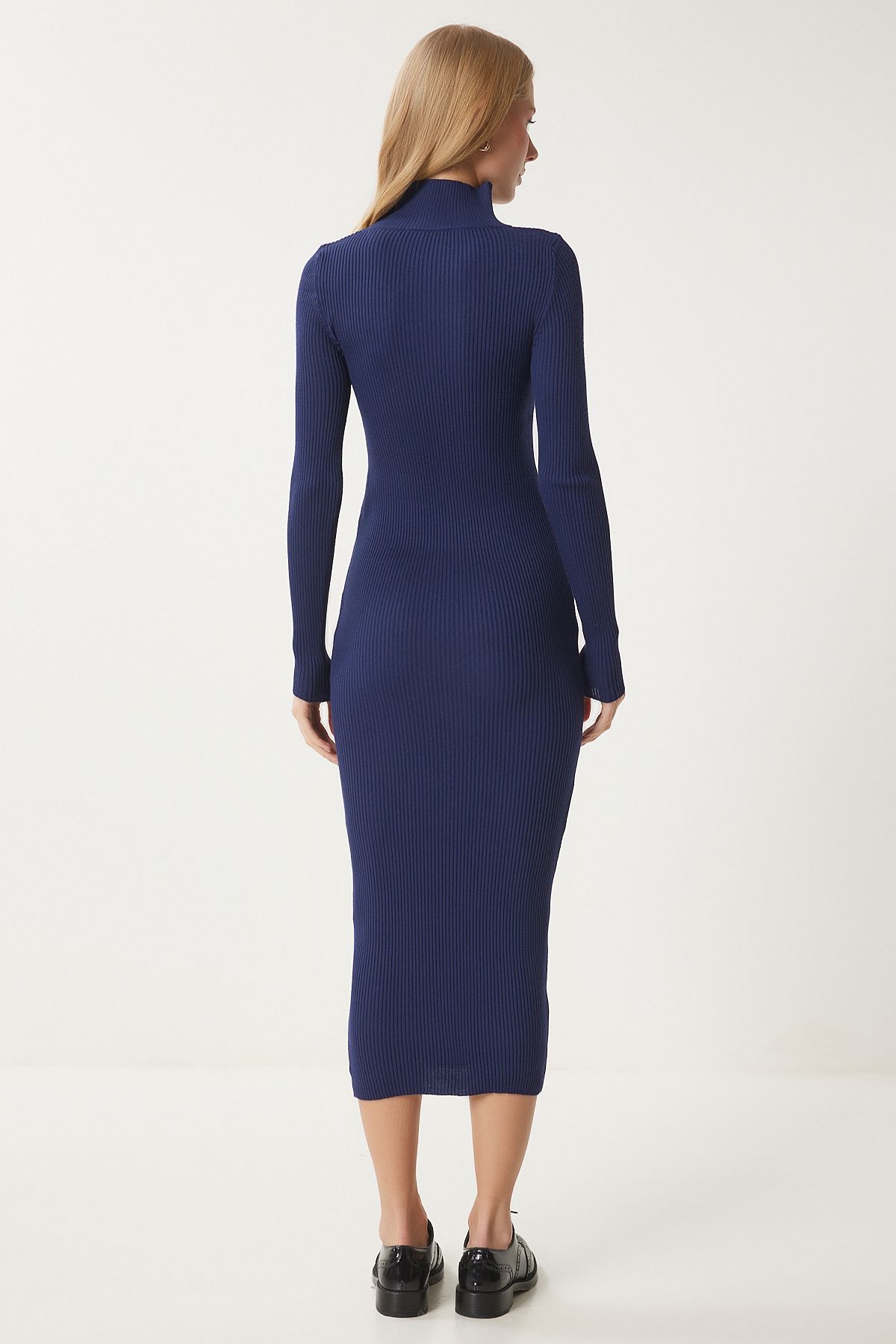 Kadın Lacivert Cut Out Detaylı Dik Yaka Fitilli Triko Elbise FN03388