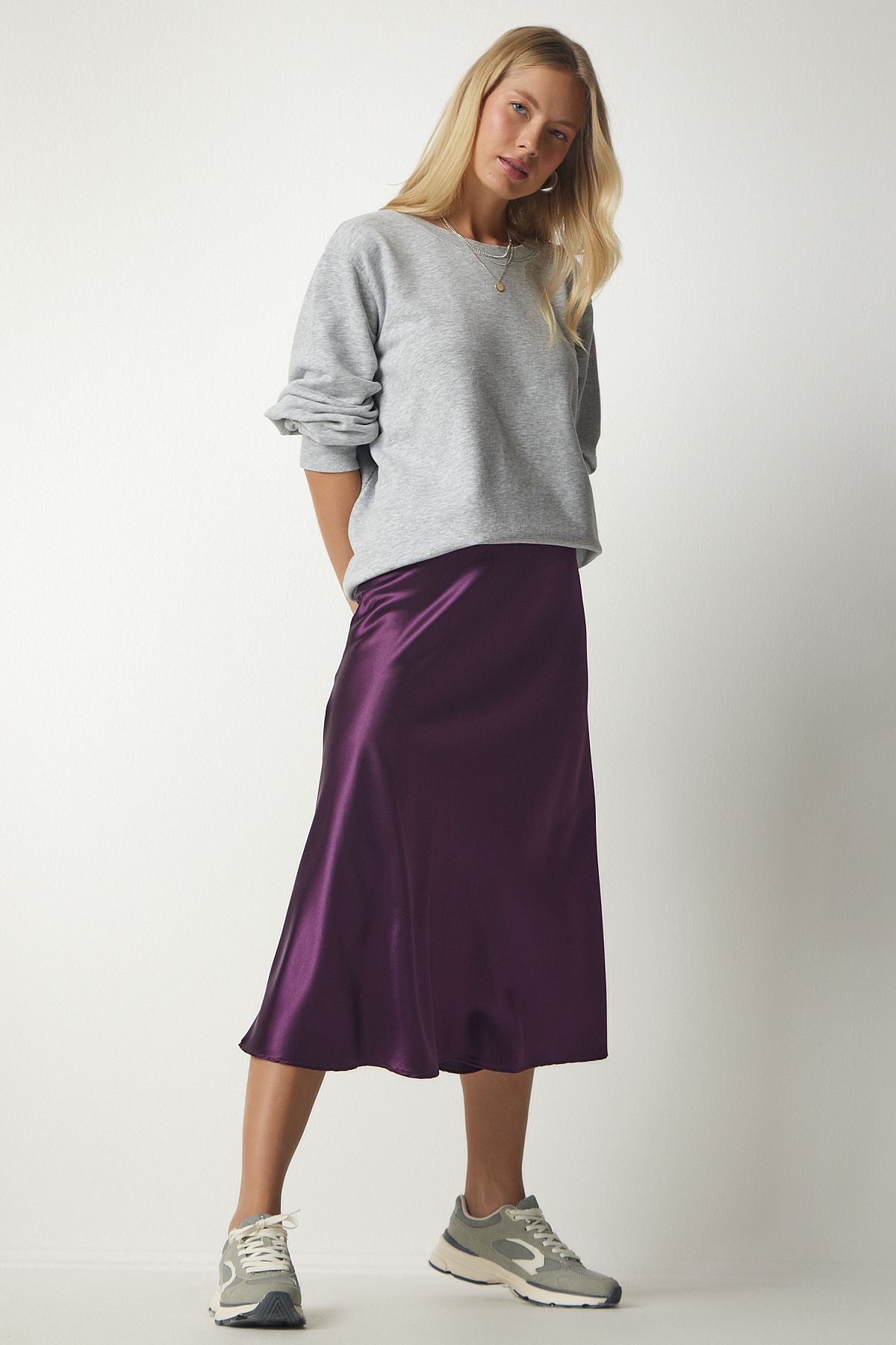 Female purple satin surface skirt DD01144