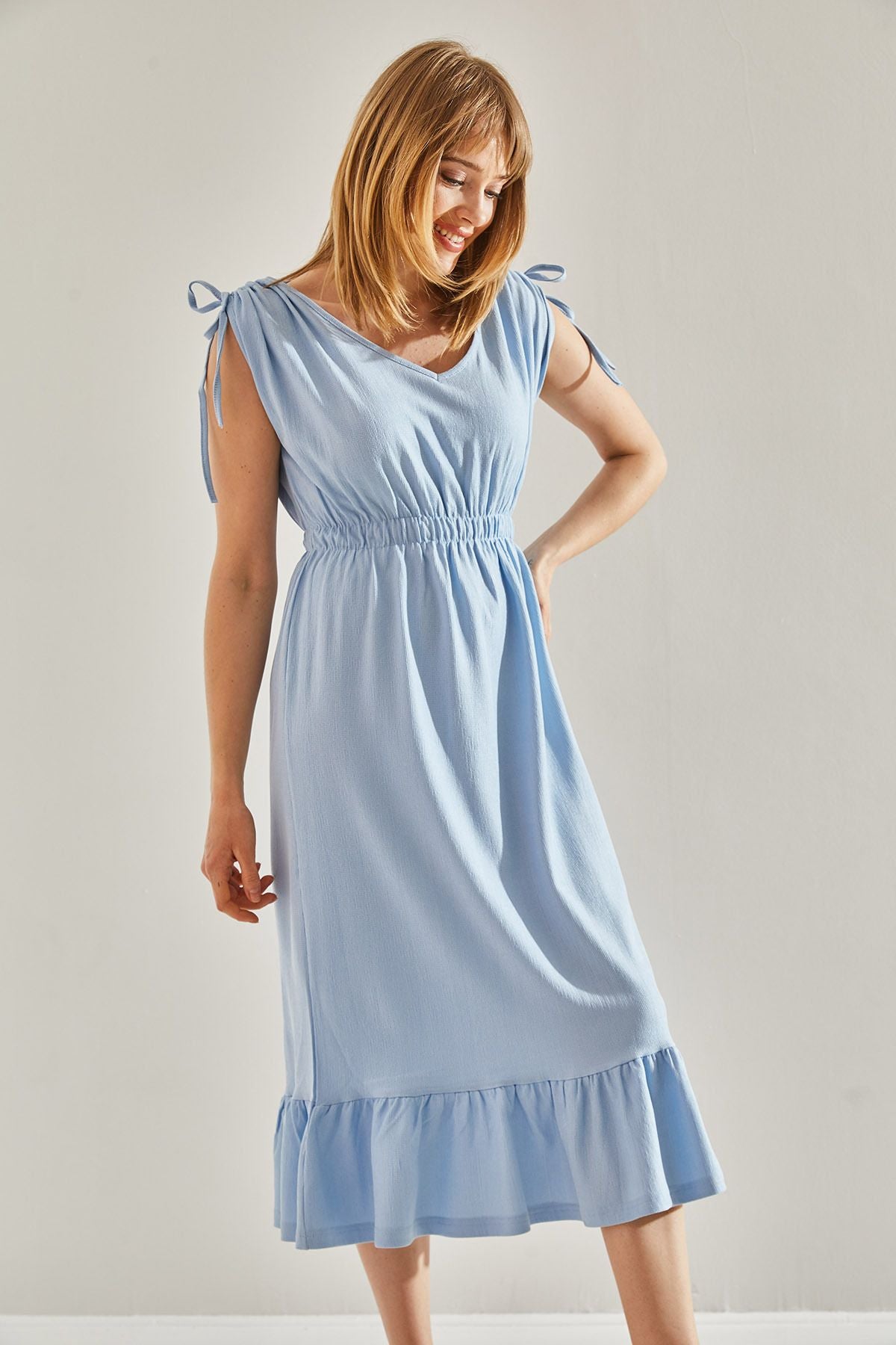 Woman Blue Shoulder and Waist Shirred Skirt Ruffed V -Neck Dress 60251003