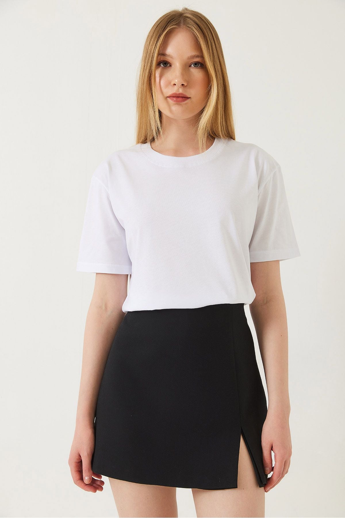 Female decorative stitched bike collar tshirt 60602001