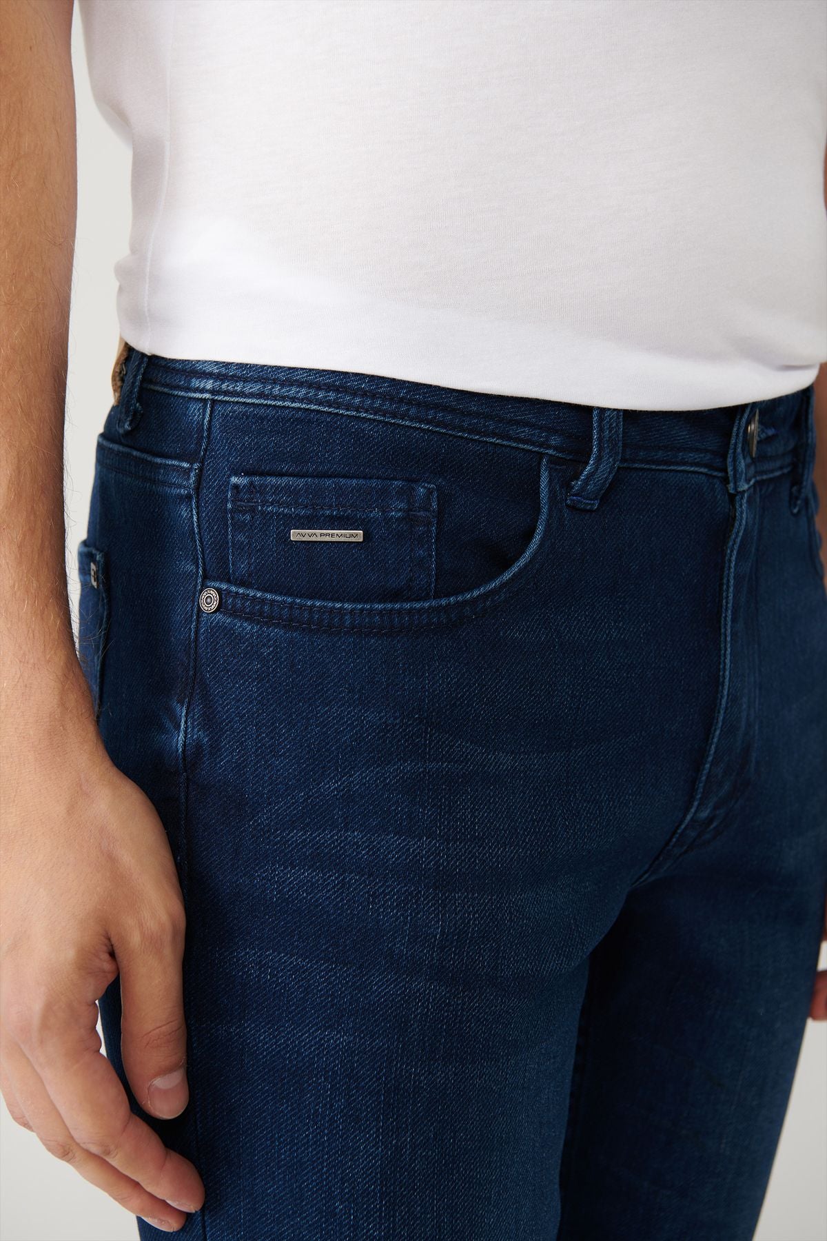 Men's navy blue tubing washing flexible jean pants B003525