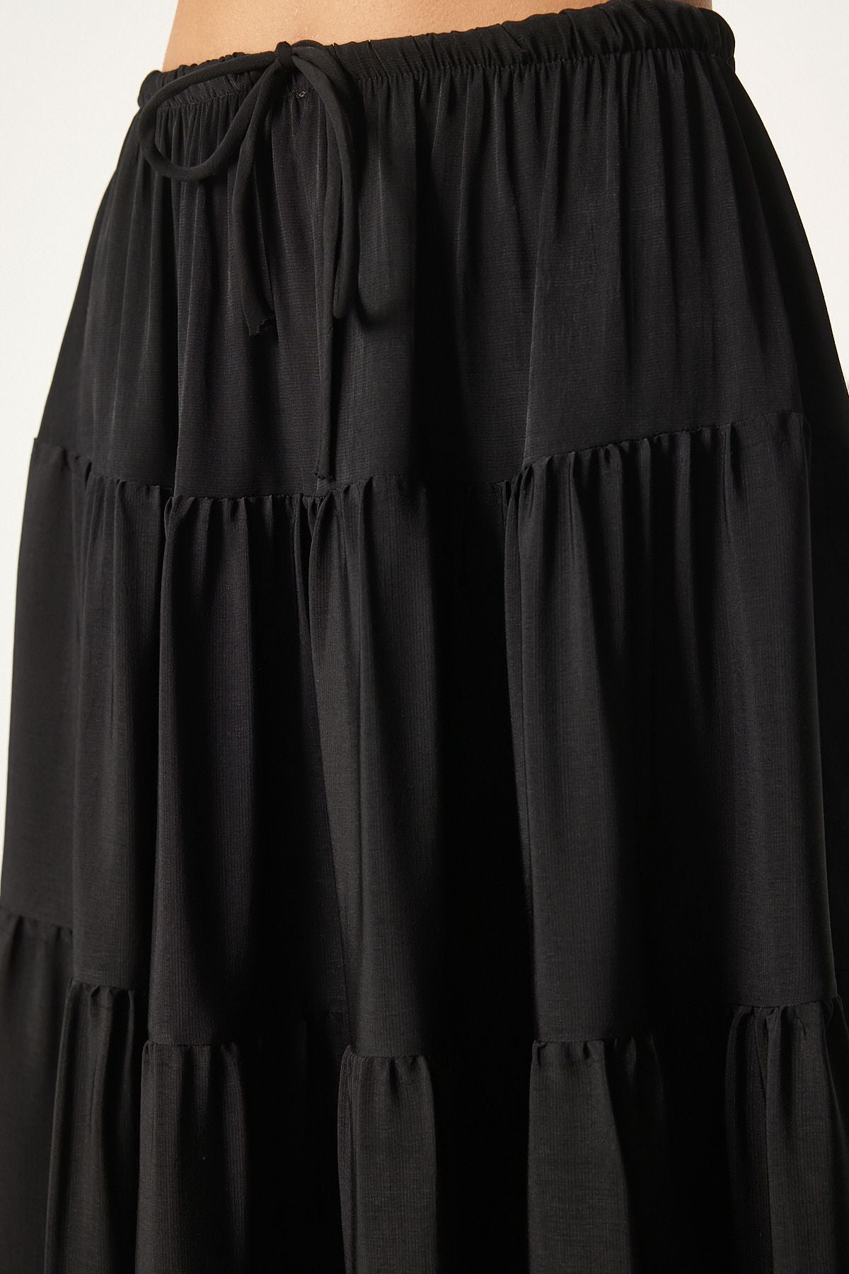 Women's black flywheel cottage with plenty of relaxed skirt ul00039