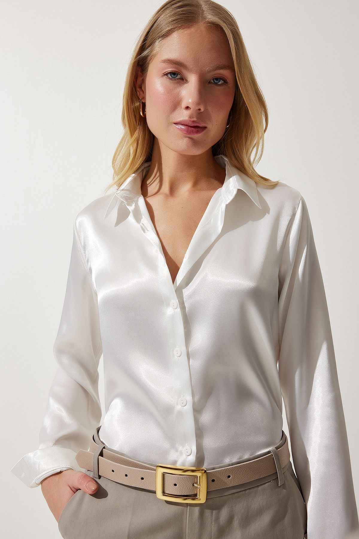 WOMEN LIGHT CREAM LIGHTED SATIN SOLUTION SHIRT DD00990