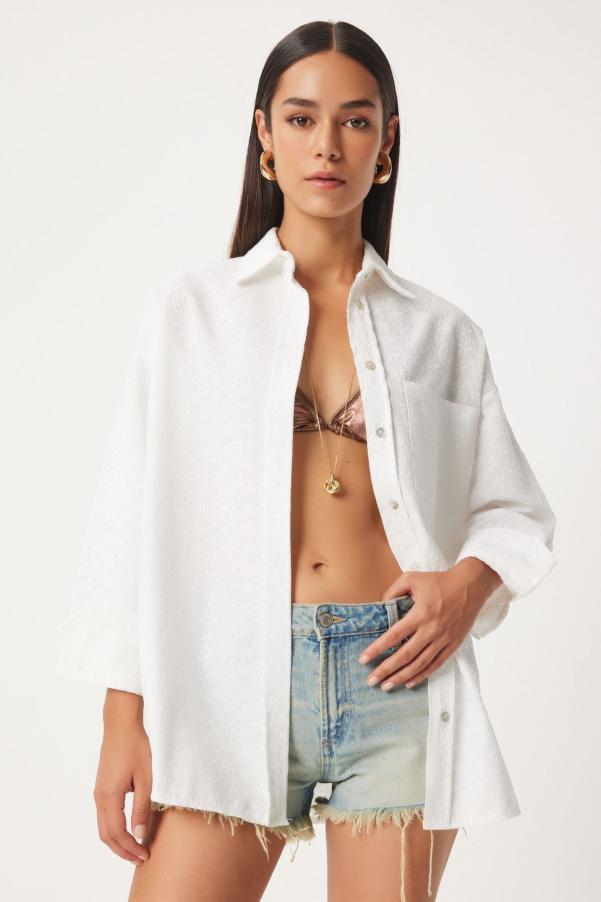 Female white shirt with white patterned DM00137