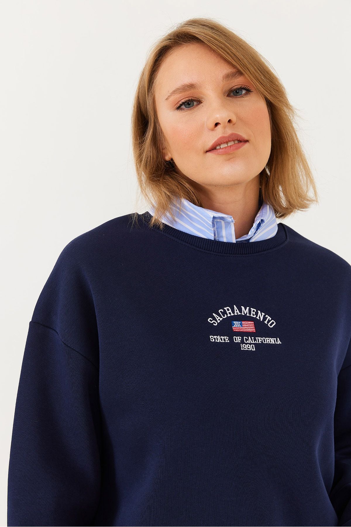 WOMEN'S THREE YEAR BICYCLE BICYCLE YOLA WRITTEN SWEATSHIRT 60251817