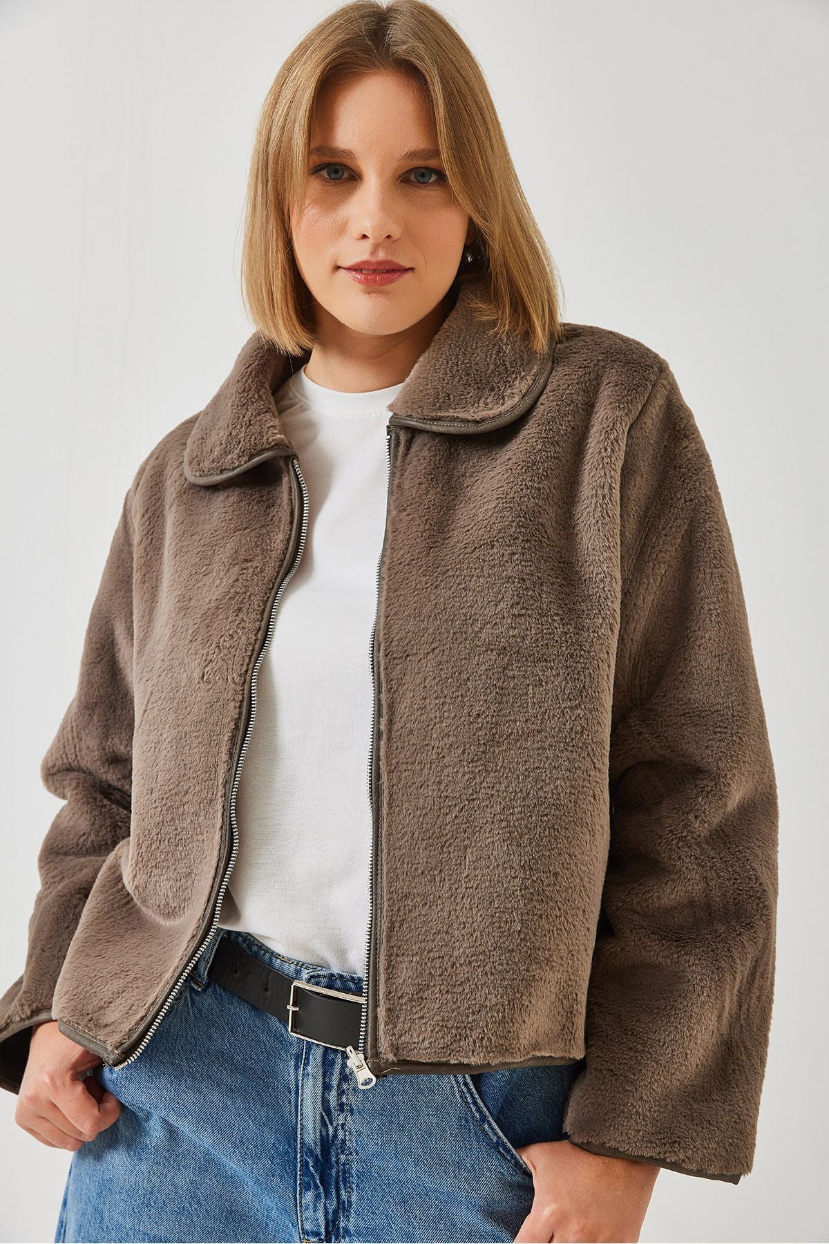 Artificial fur coat with women's collar zipper 60351096