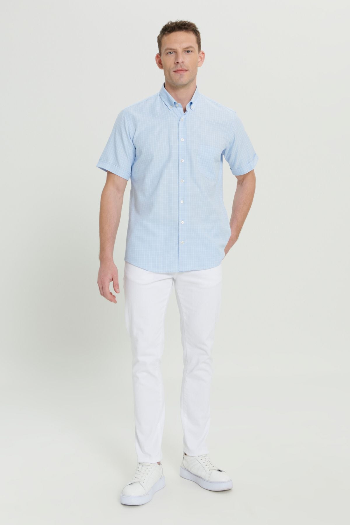 Men's Light Blue Comfort Fit Casual Cutting Buttoned Neckline Short Sleeve Shirt