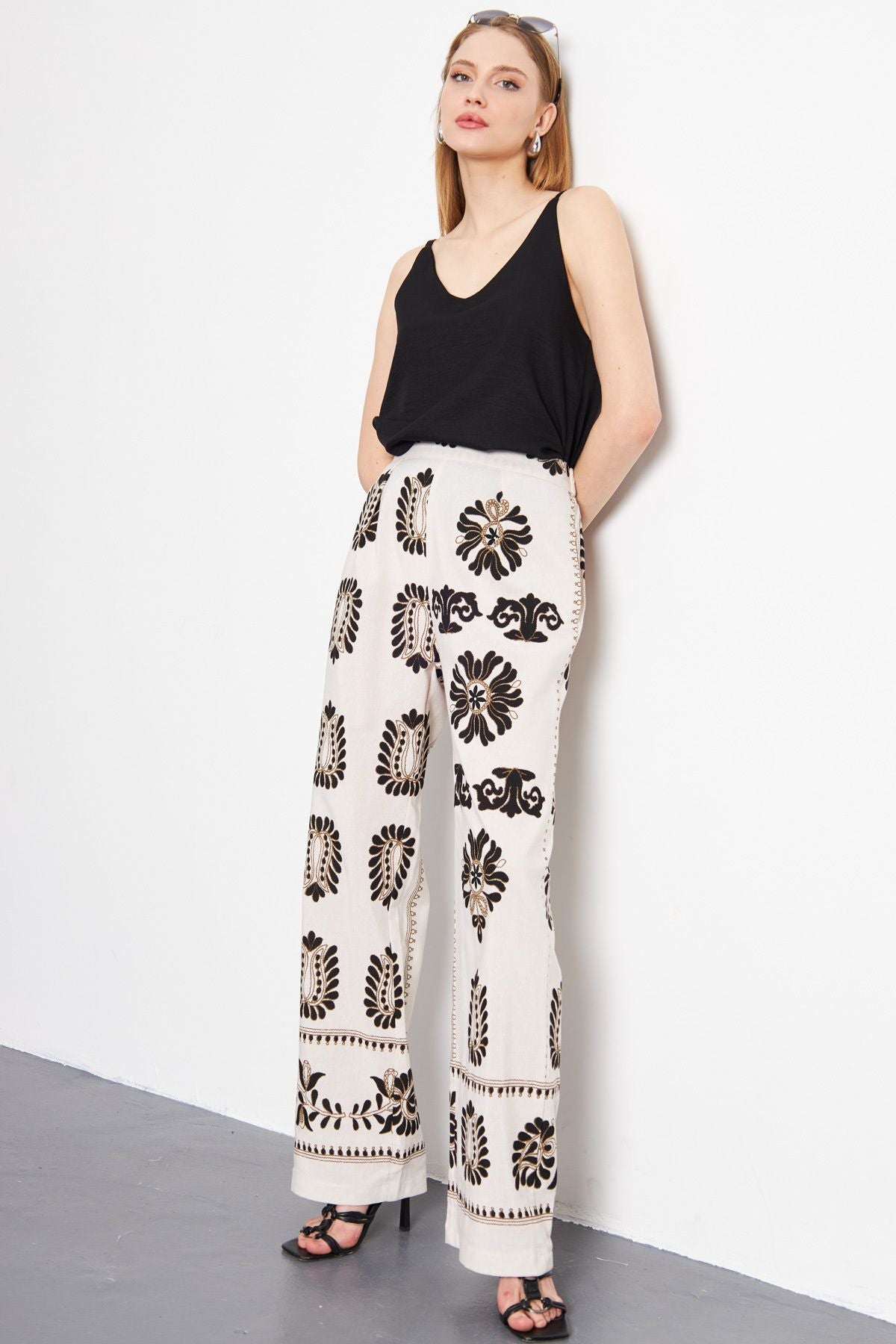 PALAZZO Pants with Patterned Patterned Patterned Patterned Black-Kahve Linen