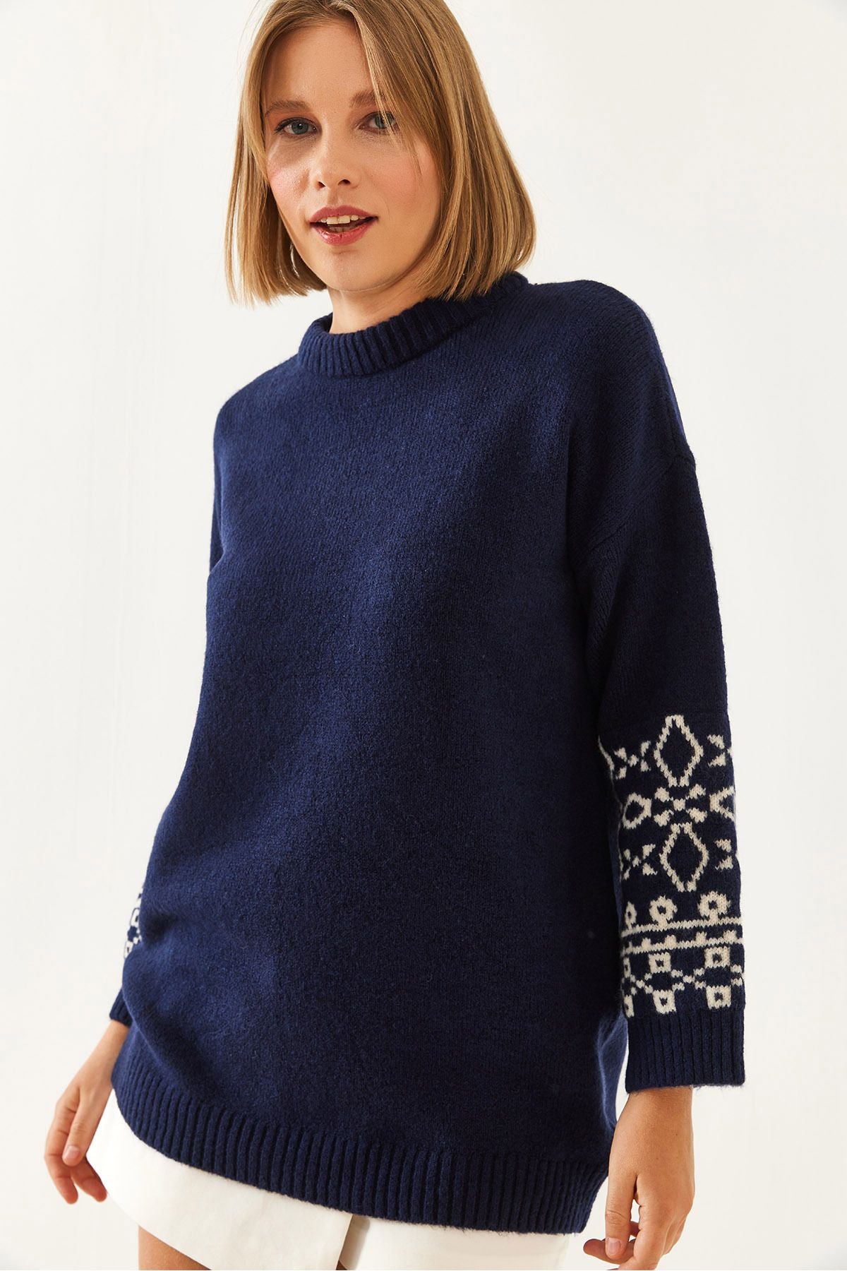 Women's arms patterned knitwear sweater