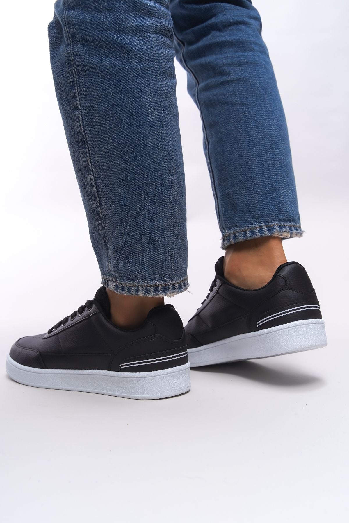 Ghiogluah Unicaker Sneaker