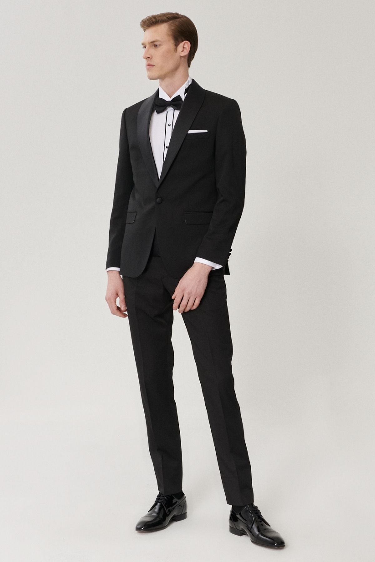 Men's slim fit narrow cut -off pattern tuxedo grooming