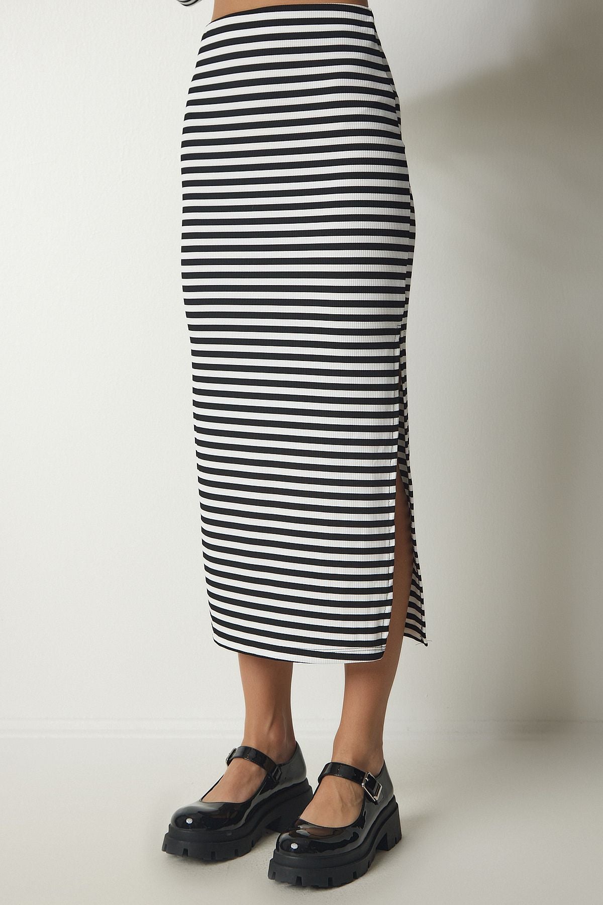Female Black and White Striped Kashkorse Crop Skirt Set MC00228