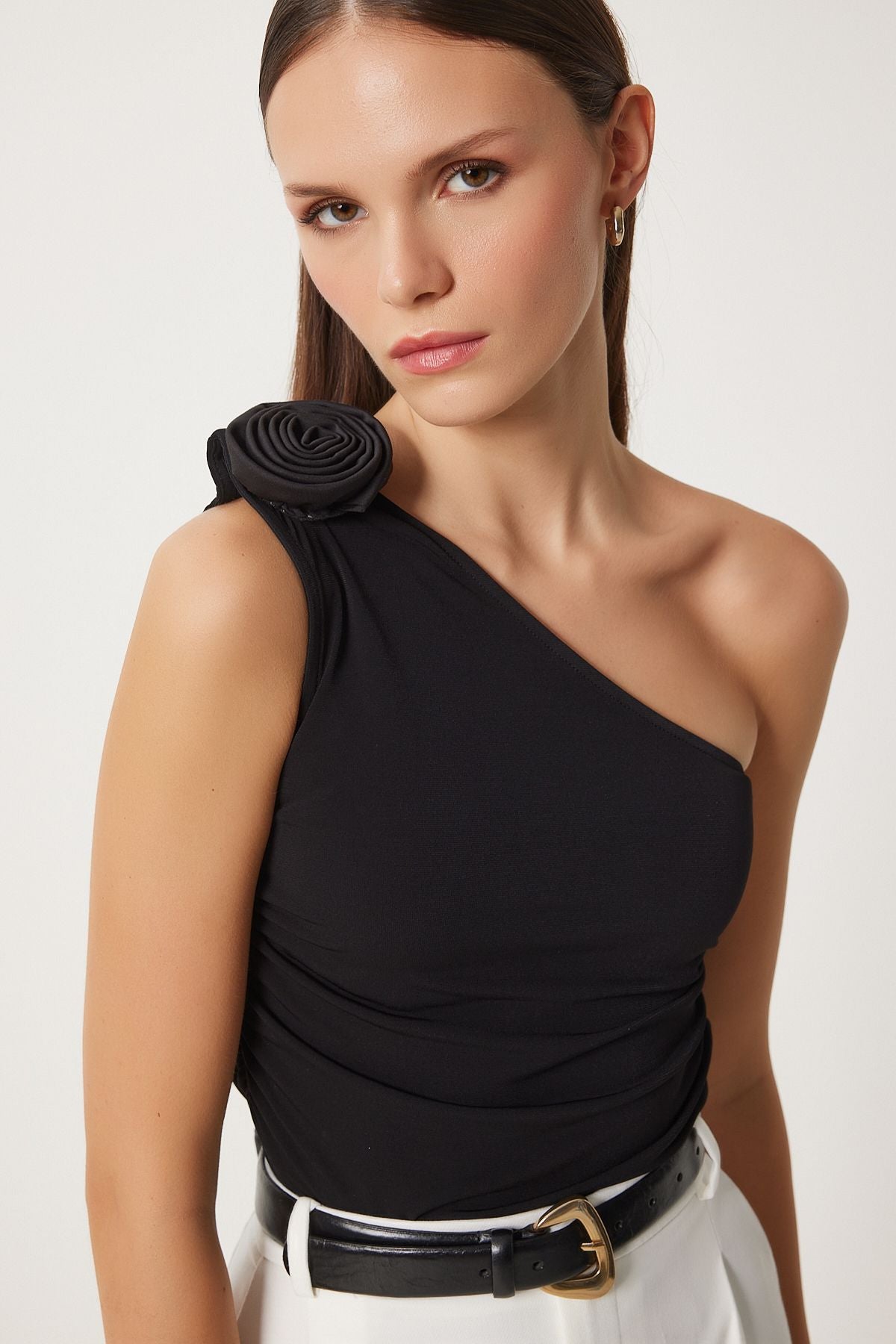Female black single shoulder rose detailed blouse FN03323