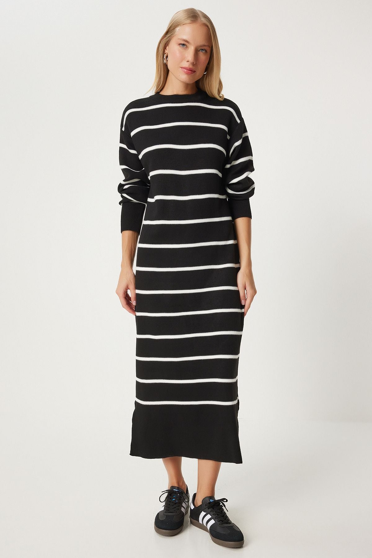 Woman Black striped knitwear dress mu00011
