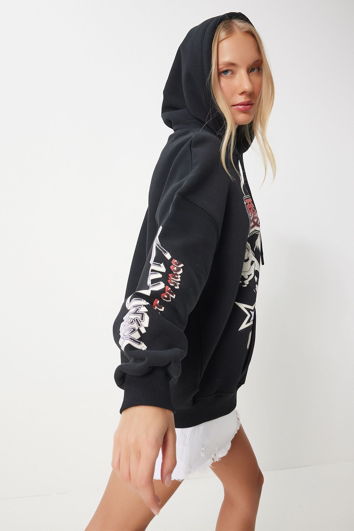 Woman Black Printed Hoped Red Sweatshirt vn00013