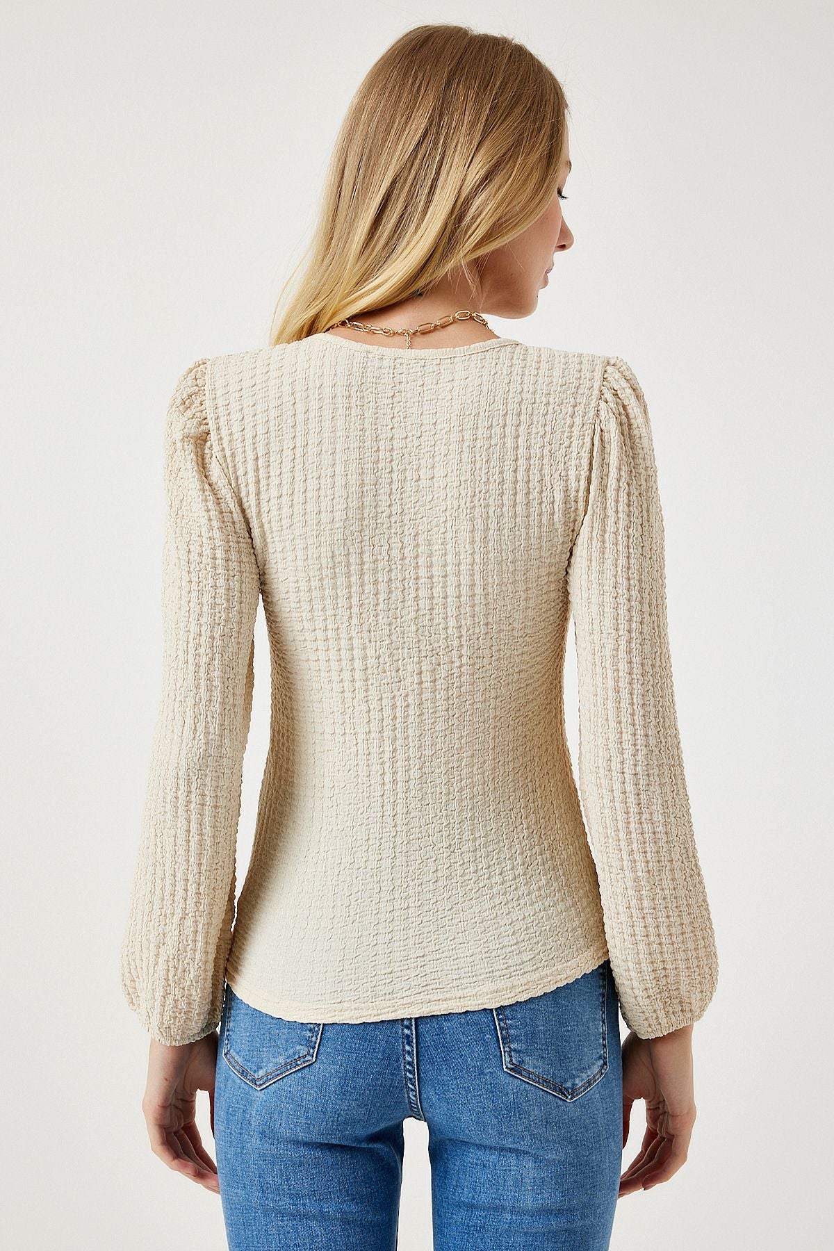 Woman Light Cream Square Collar textured knitted blouse DD01111