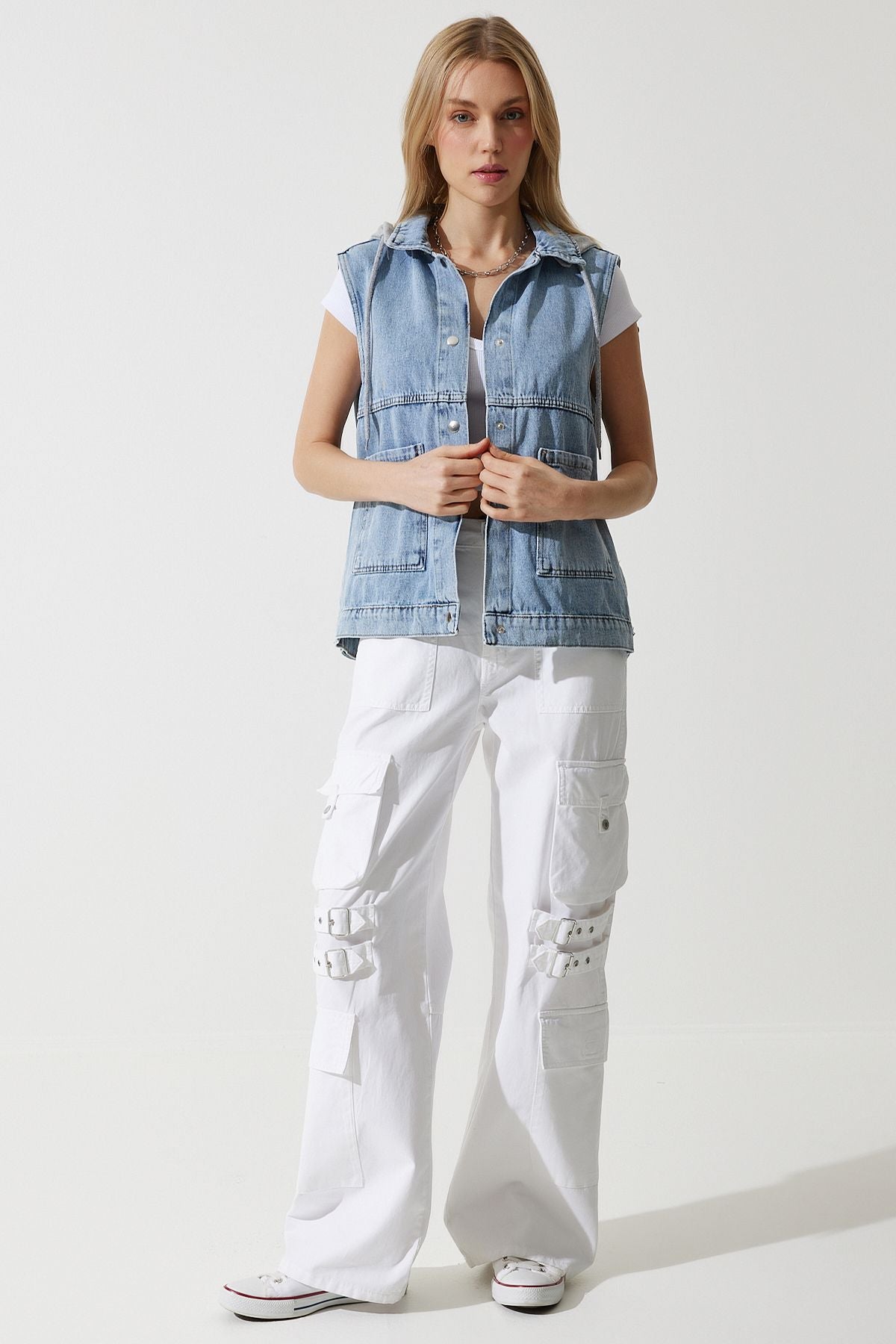 Women's Medium Blue Hooded Denim Vest with Wide Pocket RV00189