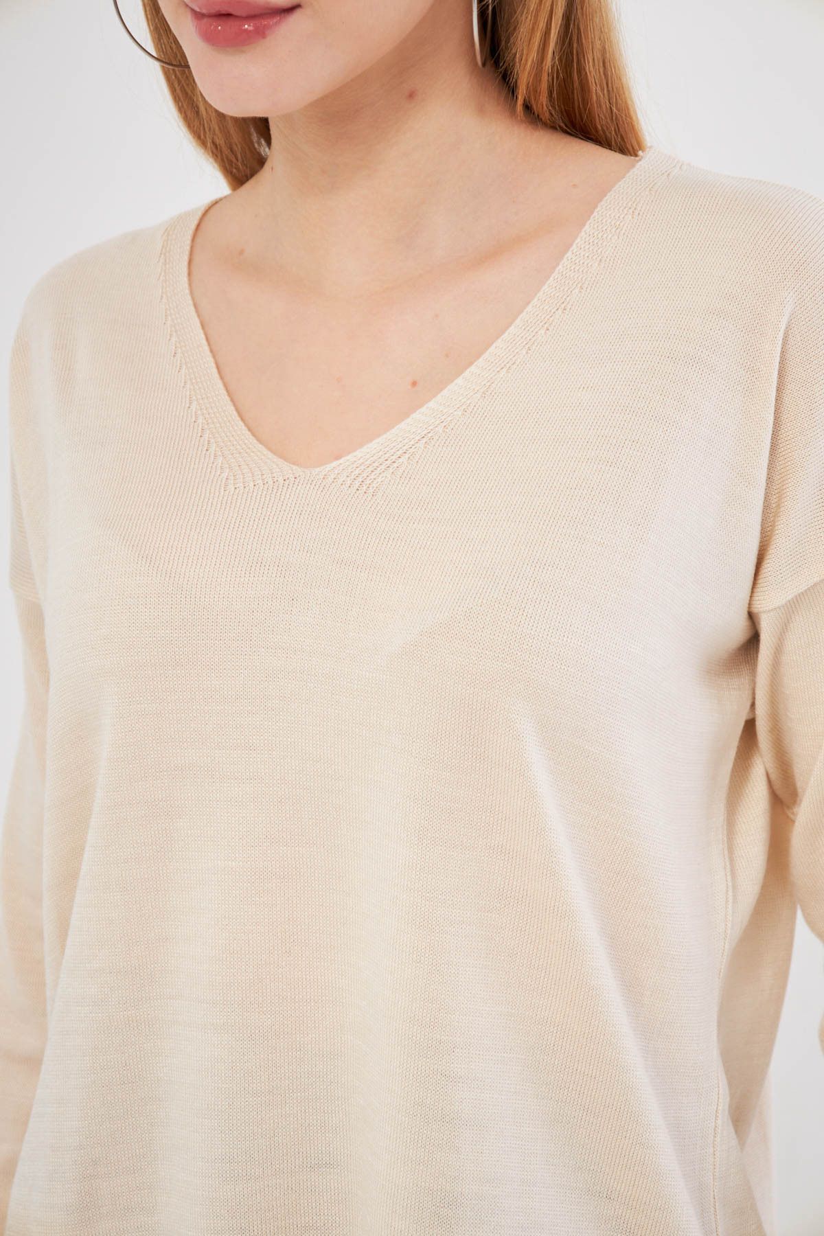 Female Beige V Yaka front short back long knitwear sweater ARM-22Y012013