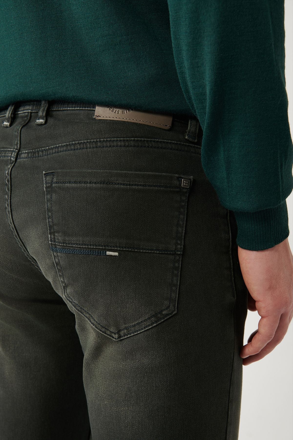 Male Khaki Washing Flexible Berlin Jean Pants A32Y3510