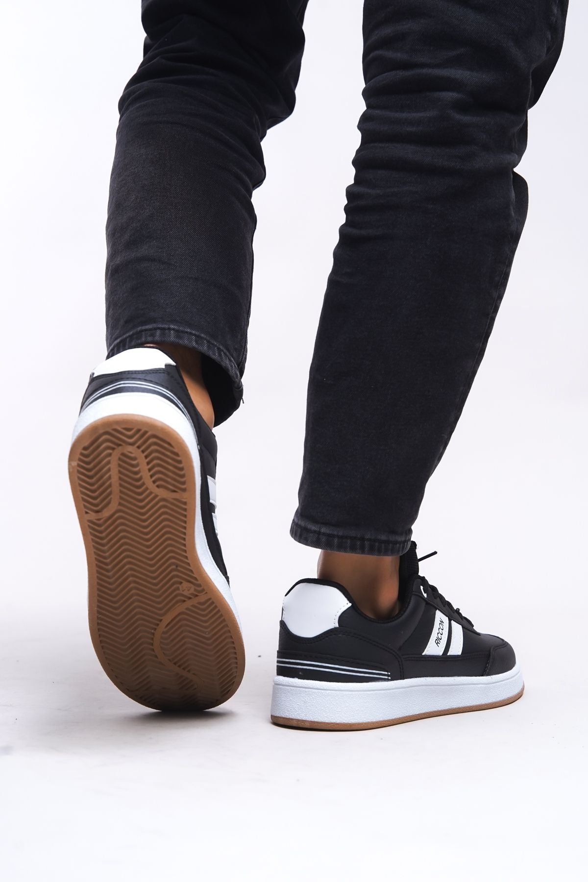 Zraudan Unisex Snekaer 001234 Black White Crepe