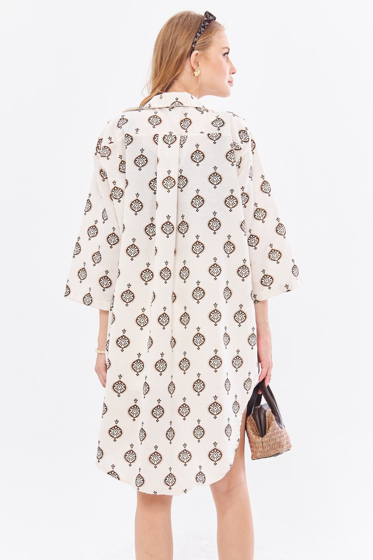 Female coffee linen-looking patterned front-binding midi height kimono shirt ARM-24Y001096