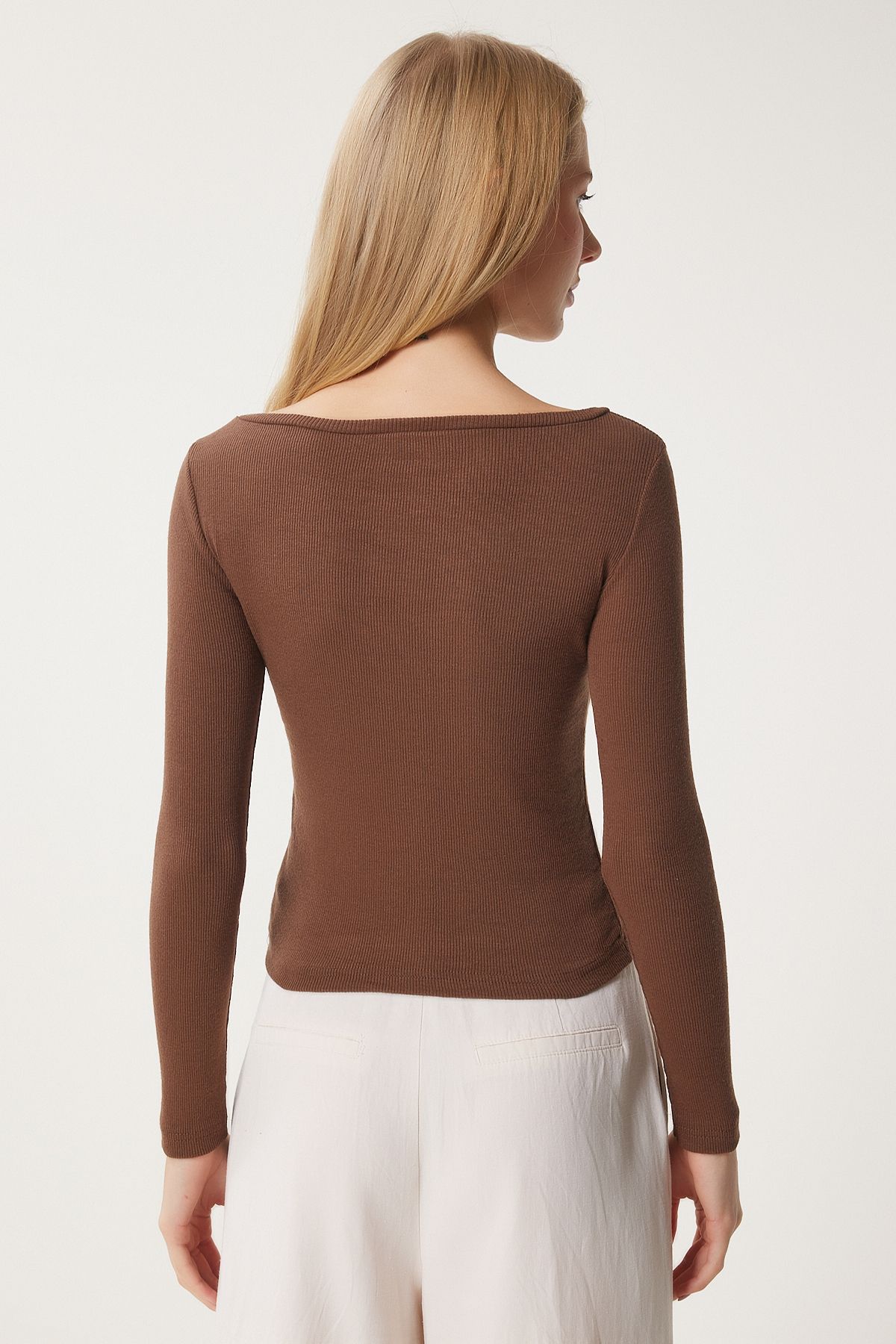 Female Brown Biscuit V -Yaka 2 Plot Knitting Blouse GT00058