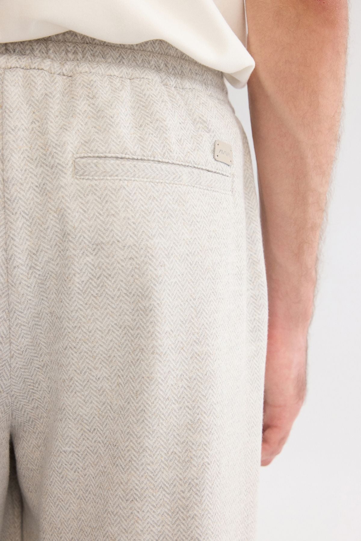Men's gray side with rubber herringbone knitted laces pants A42y3016