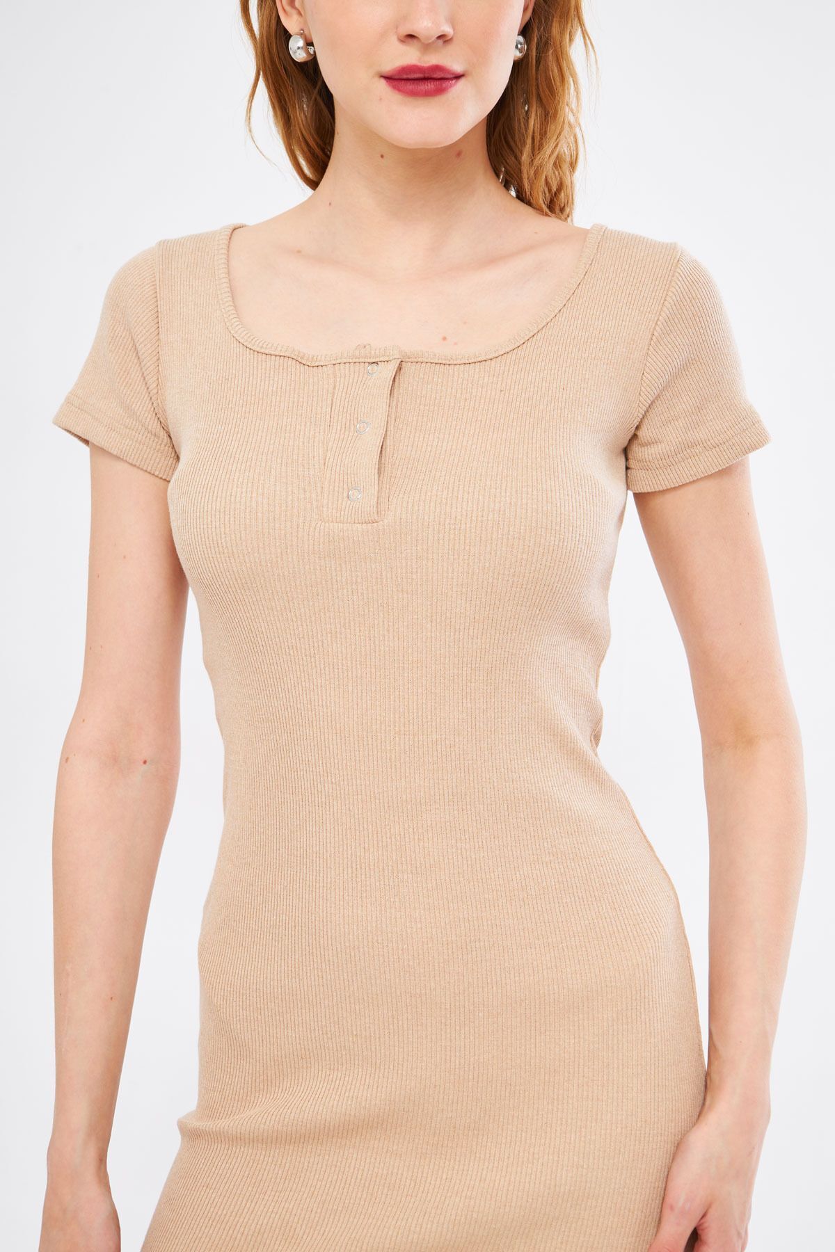 Woman Beige Sitting on the Body Short Sleeve Dress ARM-24Y133011