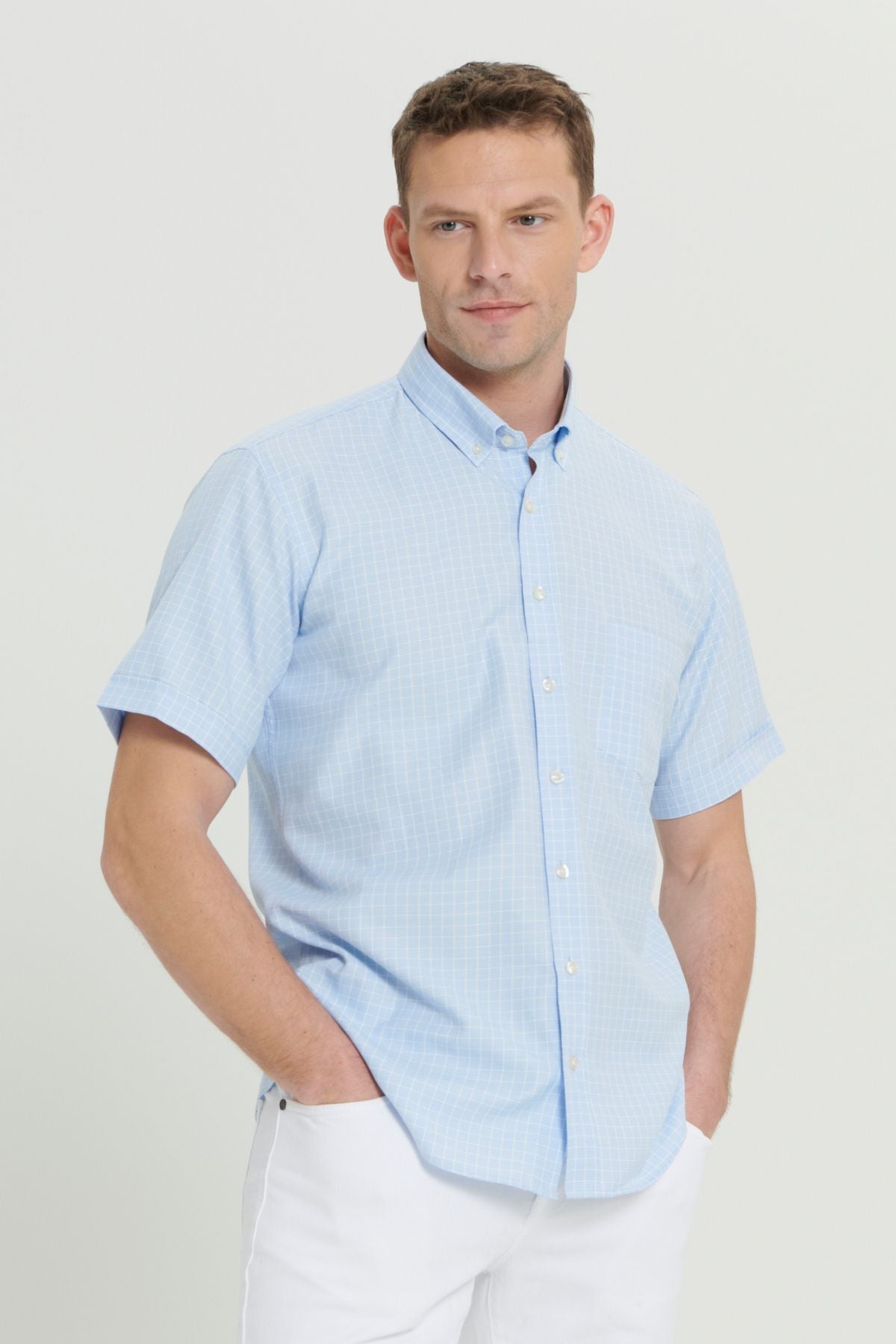 Men's Light Blue Comfort Fit Casual Cutting Buttoned Neckline Short Sleeve Shirt