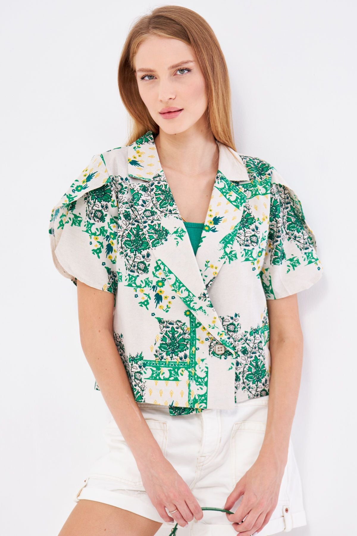 Woman Light Green Linen-Looking Patterned Band Slit Crop Short Sleeve Jacket ARM-24Y001095