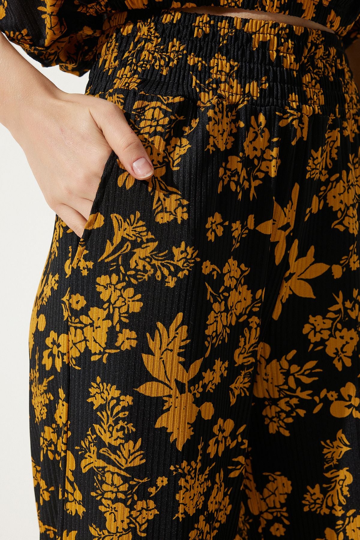 Female black mustard patterned blouse palazzo knitting set Mc00264